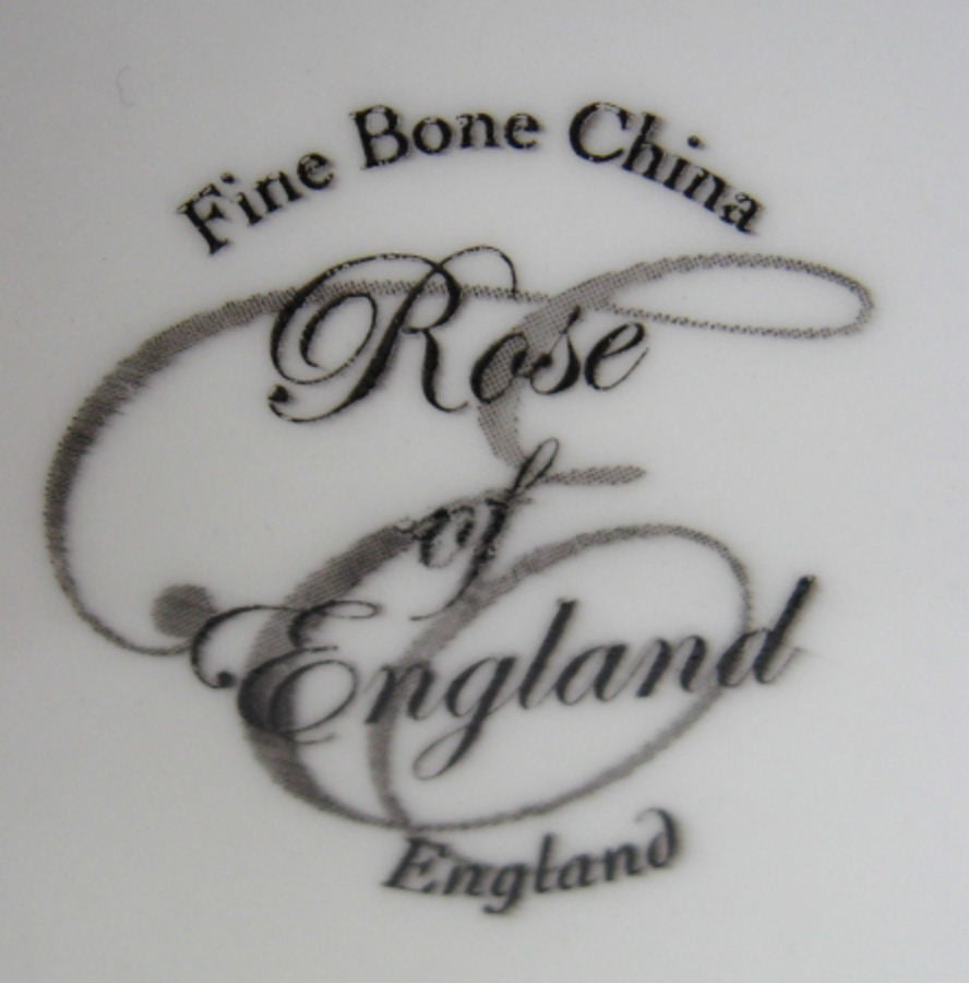 English Bone China Mug with Thrush and Blackberry Design - Elegant Tea & Coffee Cup for Home, Office, and Gift Giving