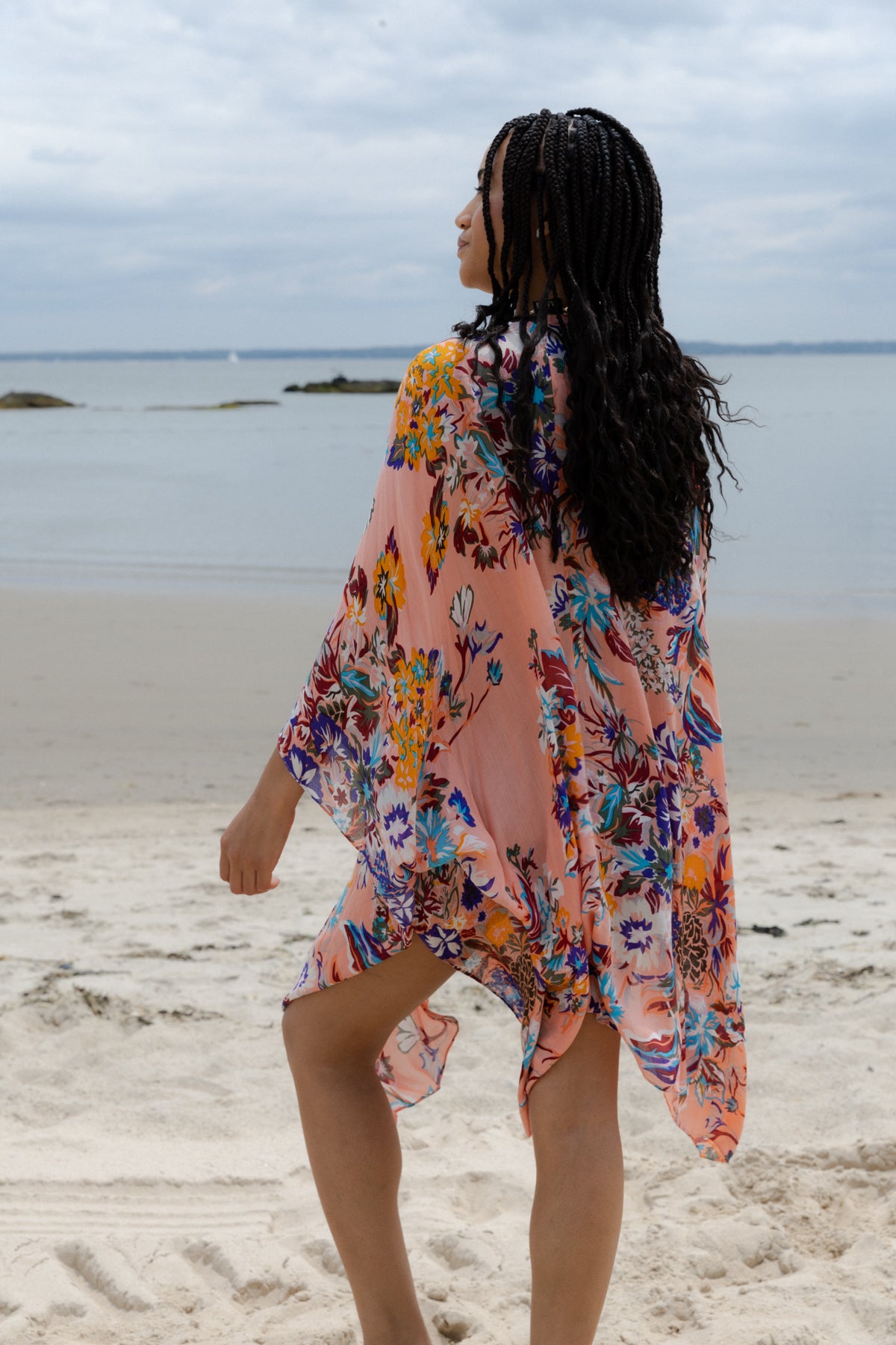 Elegant Floral Kimono Robe - Lightweight & Flowy Women's Cover Up for Beach, Pool, or Lounge Wear