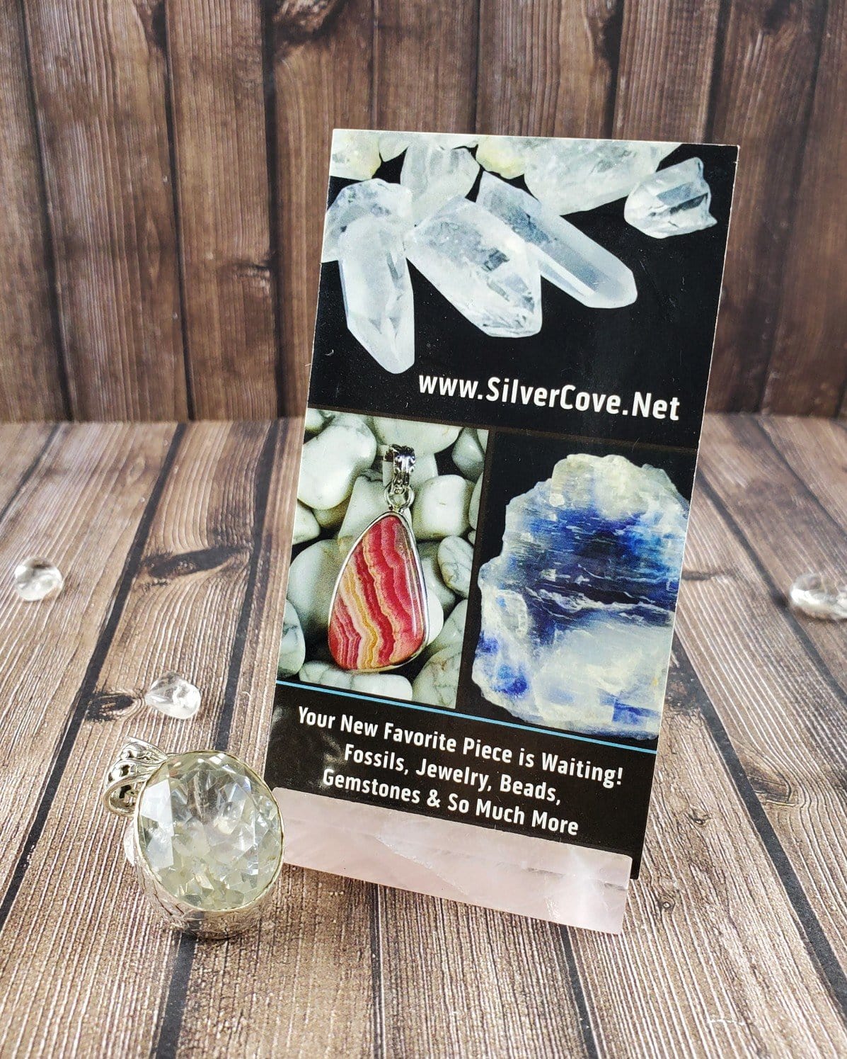 Natural Clear Quartz Crystal Pendant Necklace for Women - Healing Stone Jewelry for Meditation, Energy Cleansing & Spiritual Protection