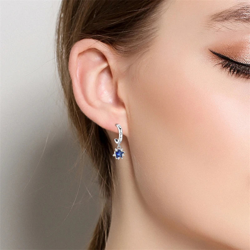Cute Bee Earrings for Girls - Gold Plated Dainty Honeycomb Jewelry Gift for Women & Teens - Perfect for Everyday Wear, Parties & Gifts