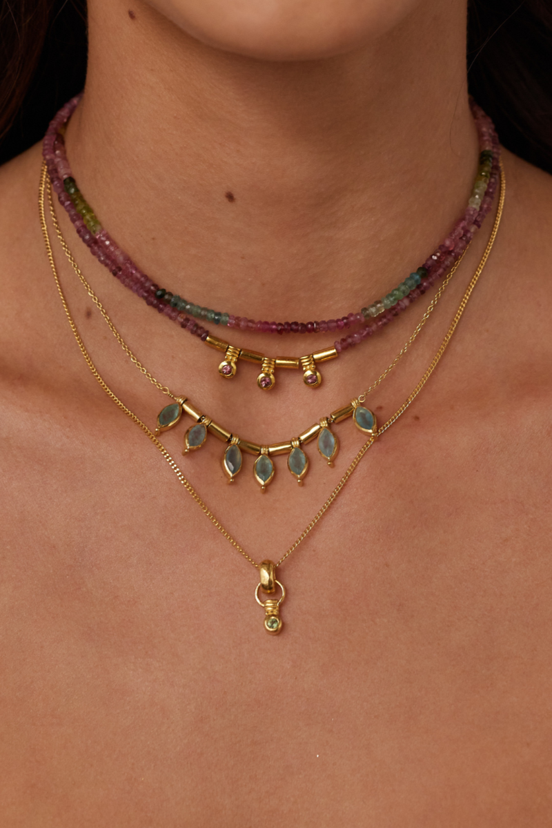 Natural Apatite Gold Pendant Necklace for Women - Elegant Healing Crystal Jewelry Gift for Birthday, Anniversary & Special Occasions