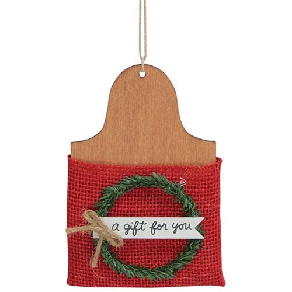 Personalized Cutting Board Ornament - Custom Wooden Gift for Christmas, Housewarming, Wedding - Perfect for Kitchen Decor & Holiday Tree Decoration