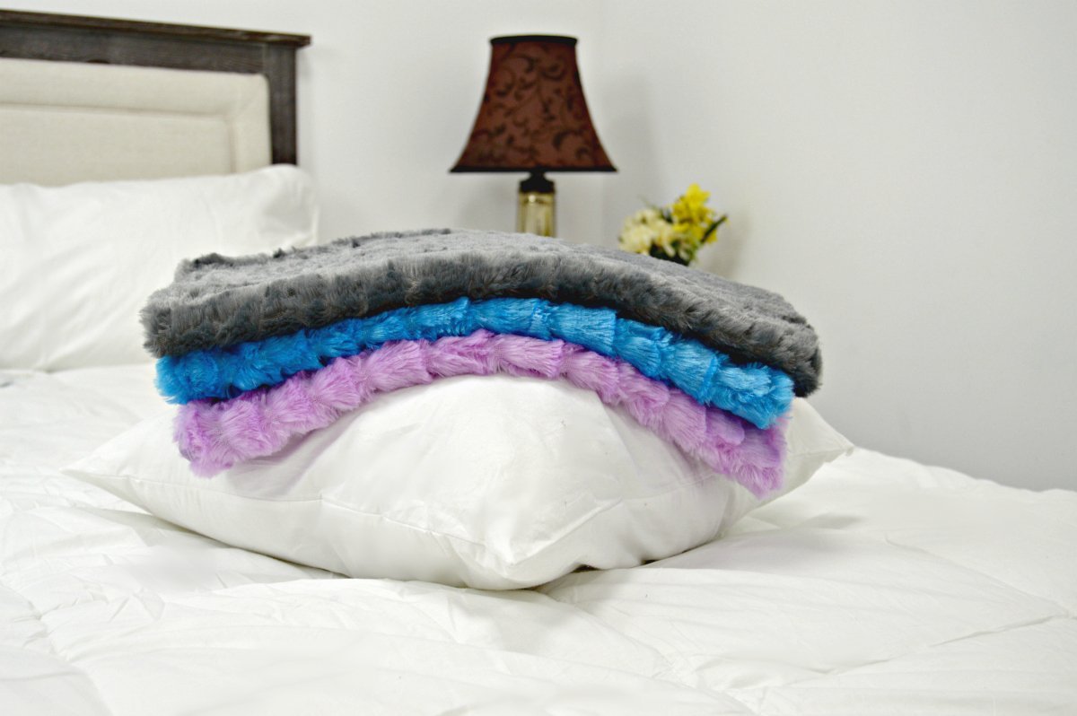 Pillowtex Plush 18x18 Inch Soft Throw Pillow with Removable Cover - Perfect for Sofa, Bed, Couch & Home Decor