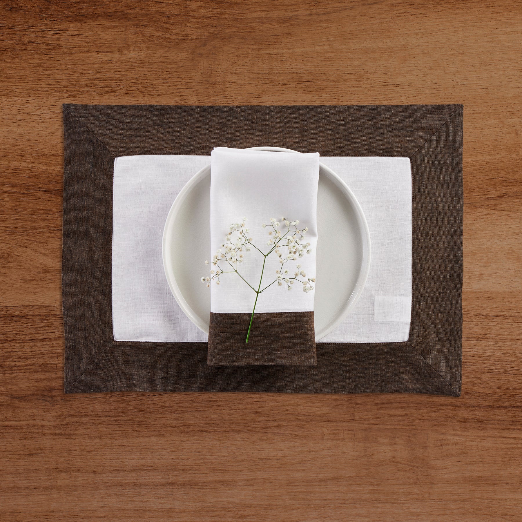 Elegant Contempo Napkins - Set of 4 Premium Cotton Dinner Napkins for Formal Dining, Parties & Special Occasions