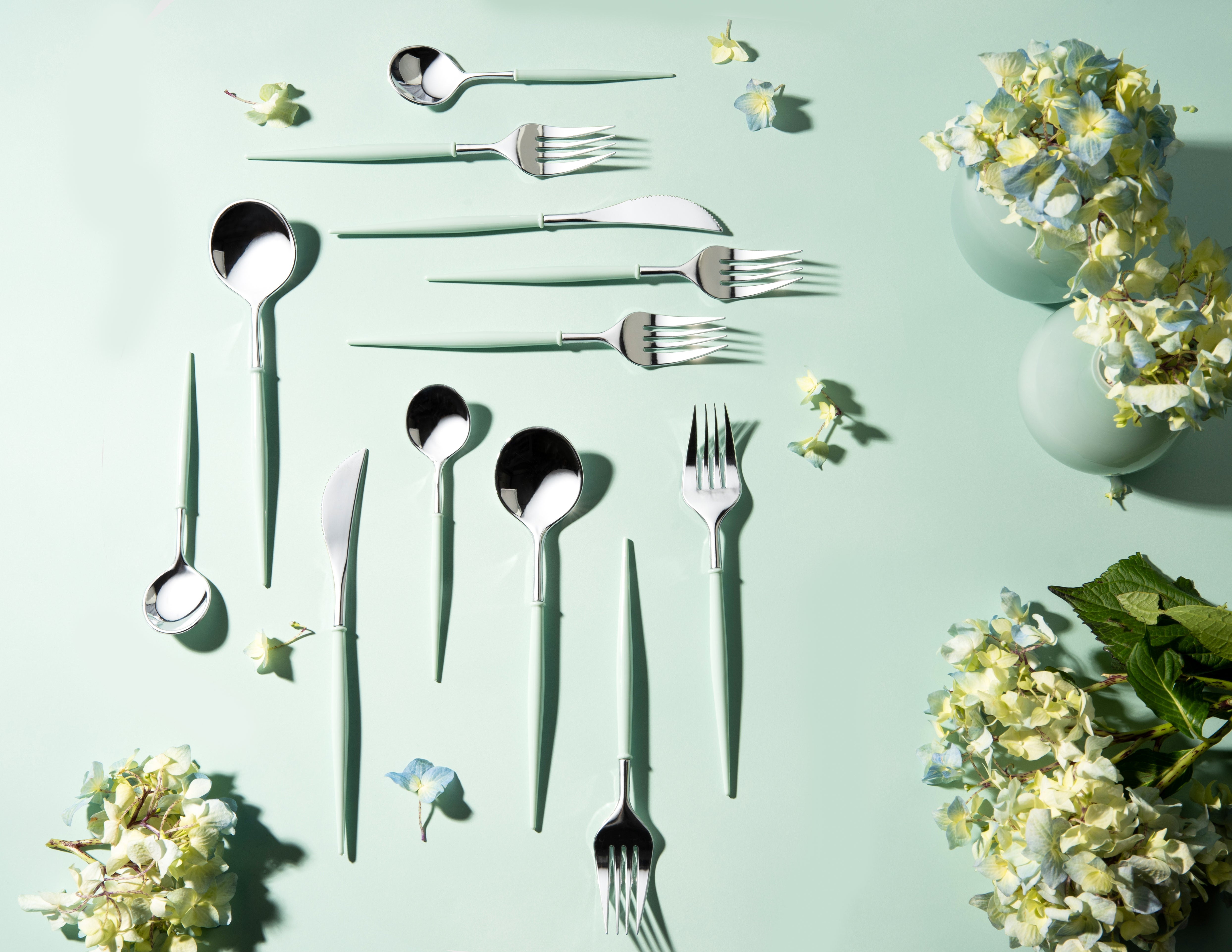 Noble Collection Silver and Turquoise Flatware Set - 40-Piece 8-Person Stainless Steel Cutlery Set for Elegant Dining, Wedding Gifts & Special Occasions