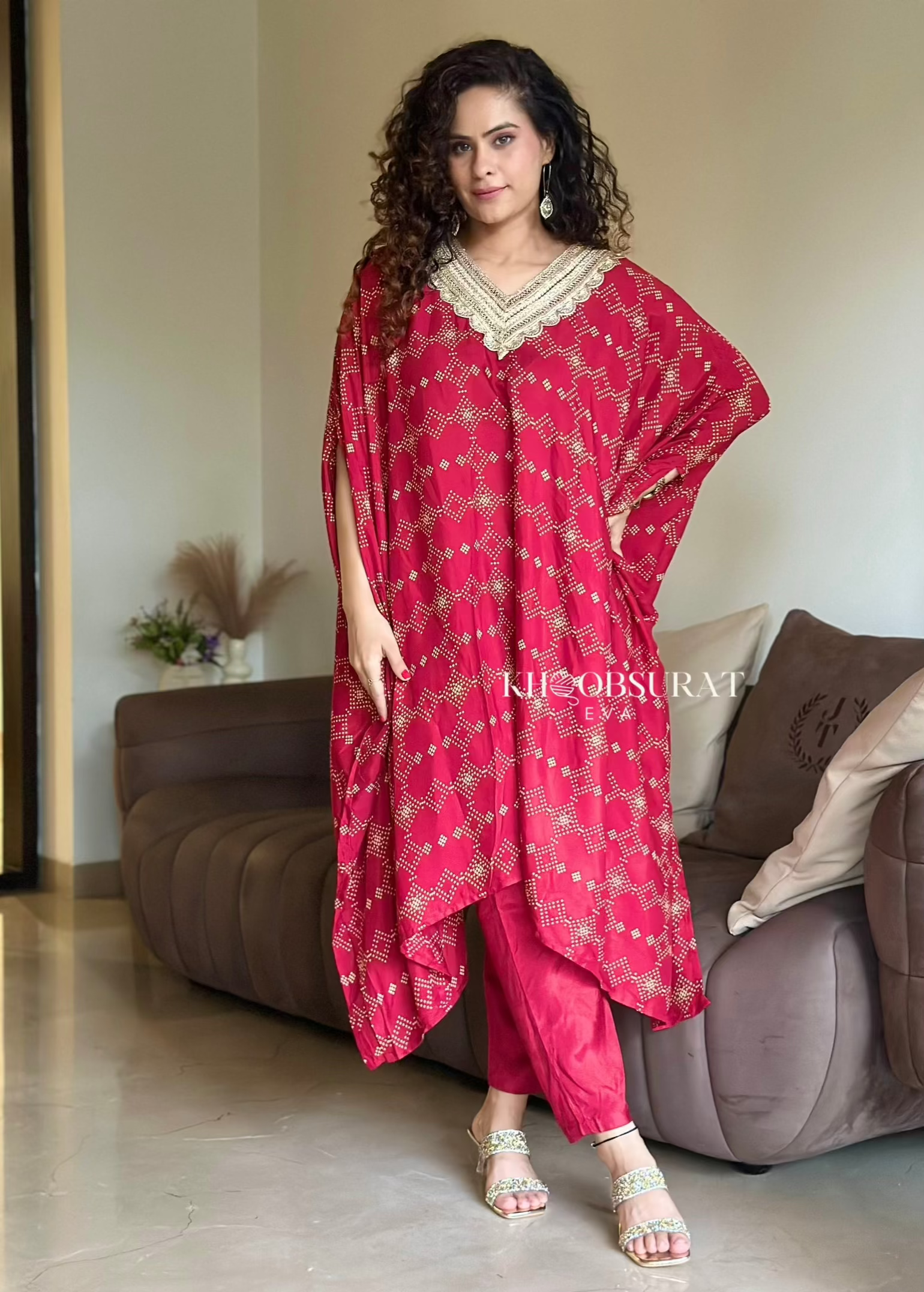 Elegant Indian Wedding Red Kaftan Set for Women - Traditional Bridal Gown & Dupatta - Perfect for Mehndi, Sangeet & Reception Ceremonies