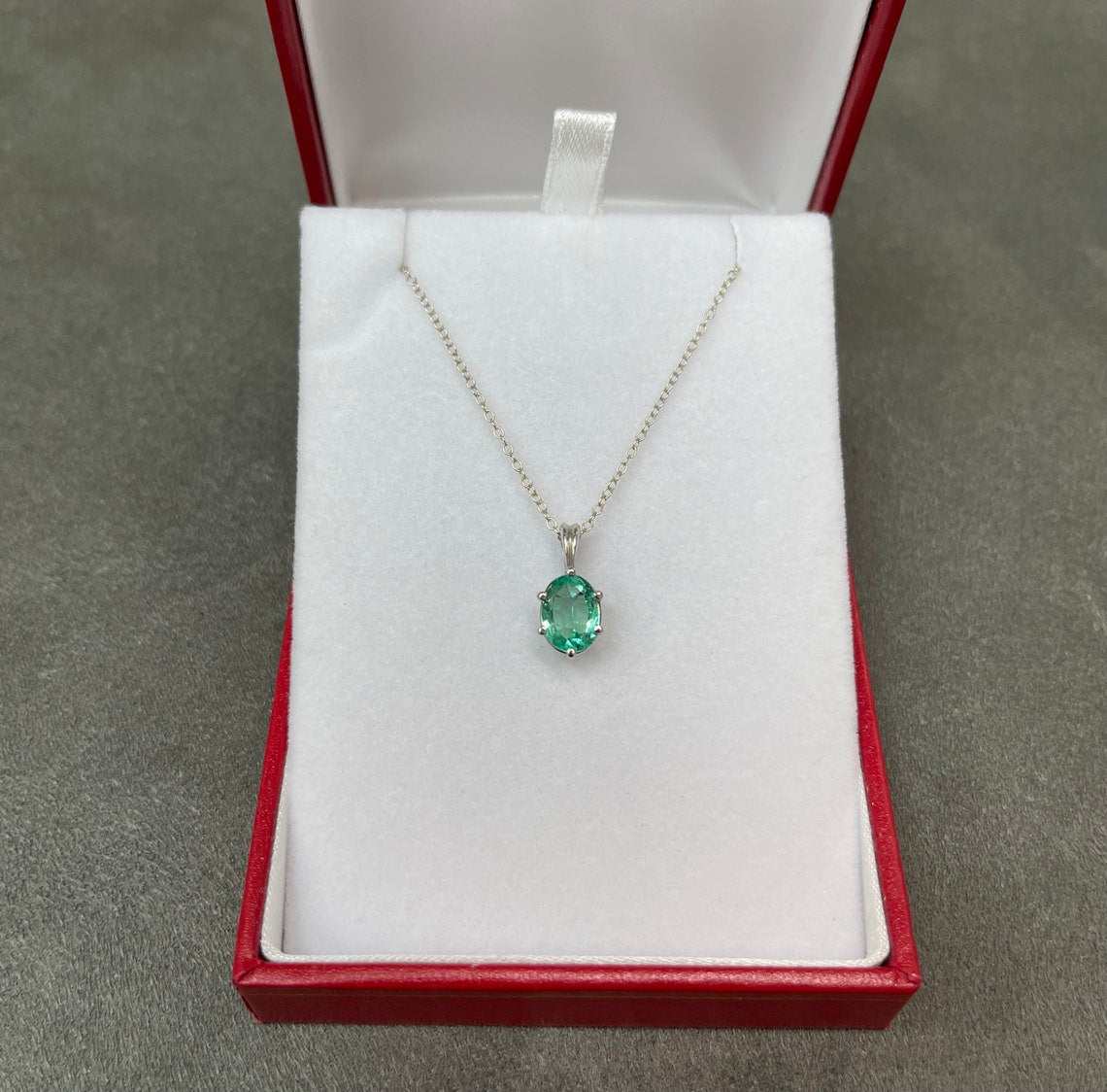 1.88 Carat Oval Cut Bright Green Colombian Emerald Pendant in 14K Gold with 6-Prong Setting - Elegant Jewelry Gift for Women, Perfect for Weddings, Anniversaries & Special Occasions