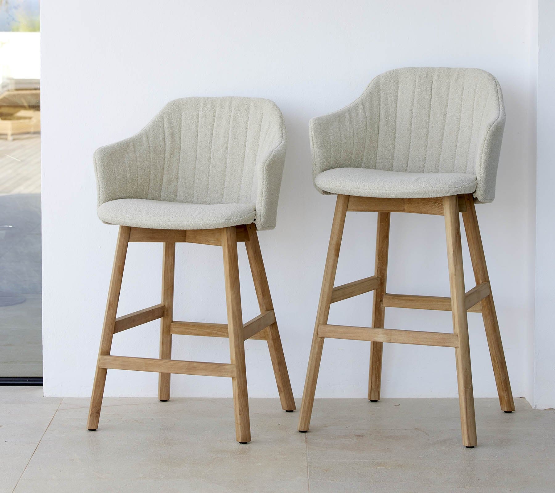 Premium Outdoor Bar Stool - Heavy Duty Patio Bar Chair with Backrest, Weather-Resistant & Comfortable for Garden, Deck, Poolside & Outdoor Dining