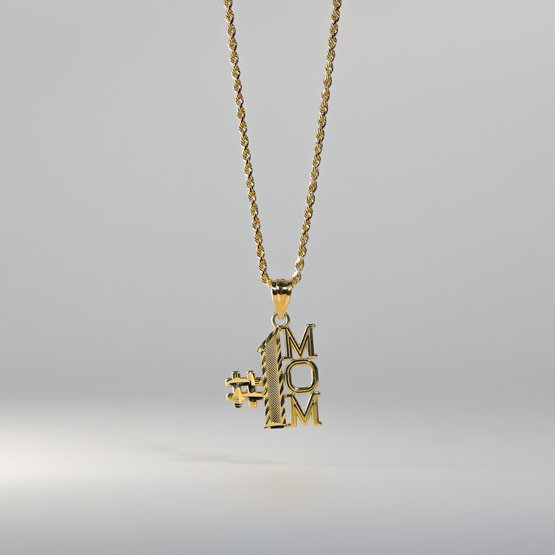 Gold #1 Mom Heart Pendant Necklace - Elegant Gift for Mother's Day, Birthday & Anniversary - Perfect for Everyday Wear & Special Occasions