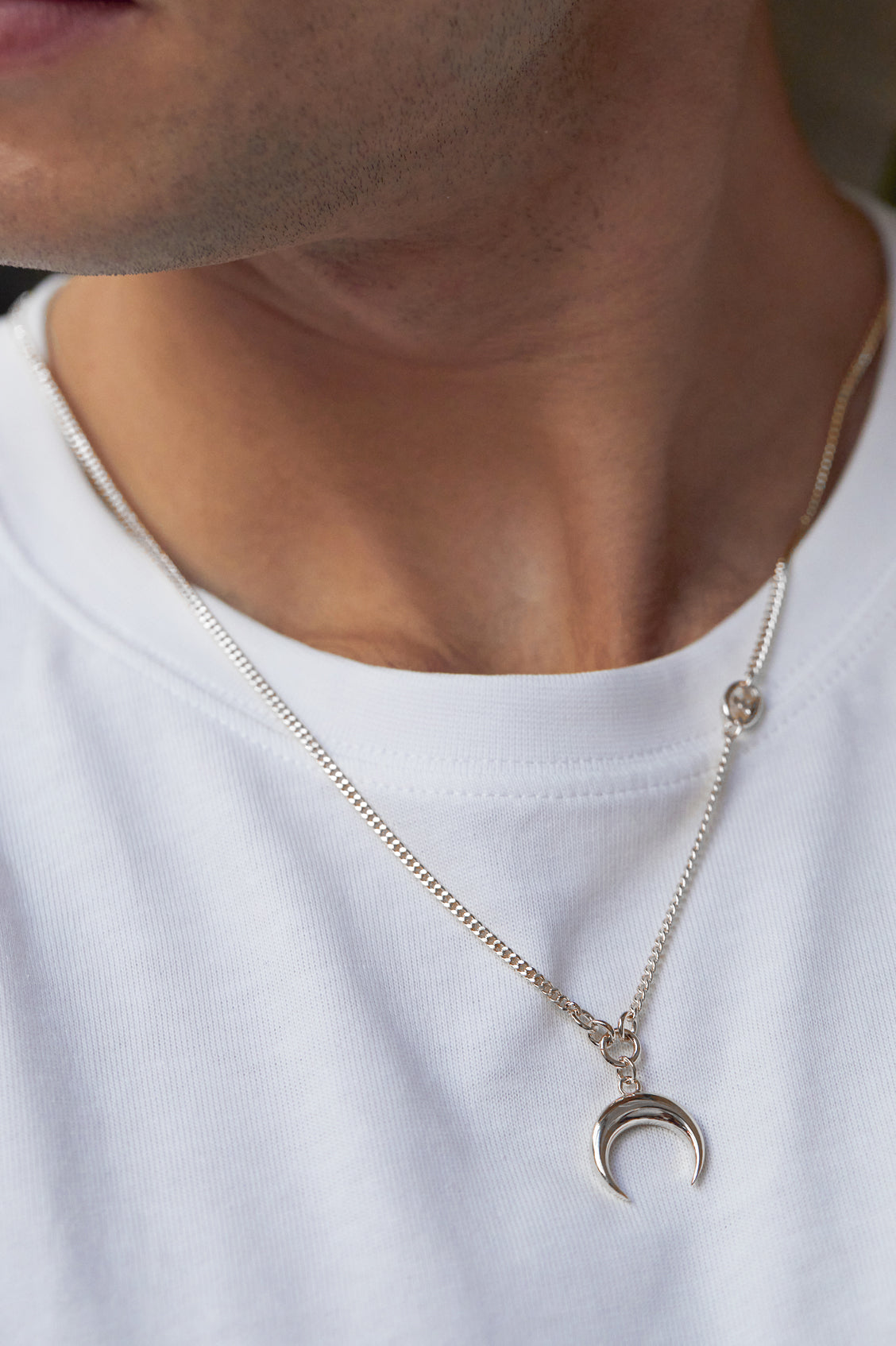 Stylish Men's Horn Necklace for Men - Gothic Tribal Pendant Jewelry - Perfect for Parties, Halloween & Everyday Wear