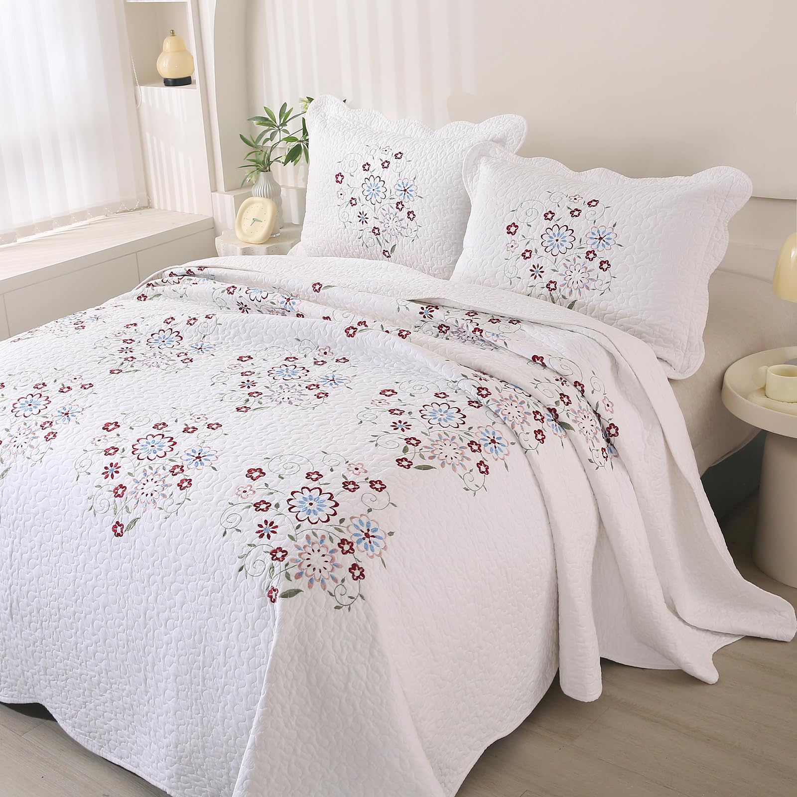 VCTOPS 100% Cotton Floral Embroidered Quilt Set 3-Piece Queen Size - Elegant Ultra Soft Lightweight Reversible Coverlet Bedspread with Shams (White, Queen) for Bedroom Decor, Guest Room & Cozy Home Styling