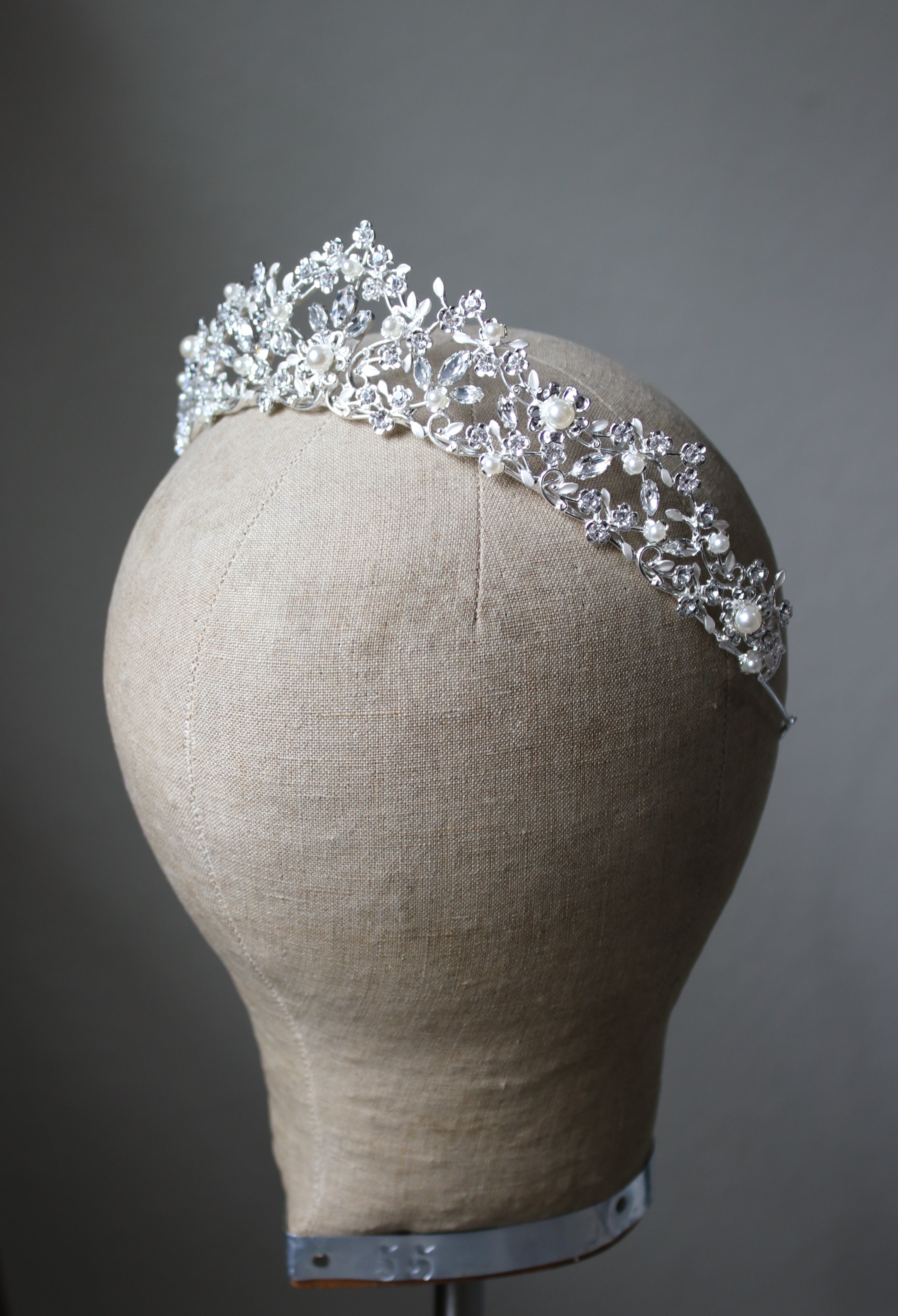 Elegant Wedding Tiara for Bride - Sparkling Rhinestone Bridal Crown | Perfect for Weddings, Prom, Pageants & Special Occasions