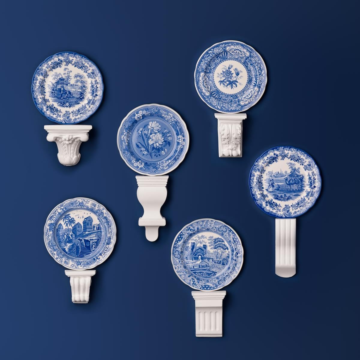 Spode Blue Room Collection Dinner Plates Set of 6 | 10.5-Inch Fine Bone China Plates for Dinner, Salad, Pasta & Appetizers | Microwave & Dishwasher Safe | Made in England | Zoological Pattern | Elegant Table Setting for Holidays & Dinner Parties