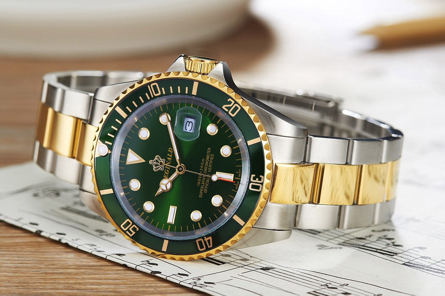 Luxury Men's Watch with Rotatable Bezel & Sapphire Glass - Stainless Steel Silver Tone Quartz Watch with Luminous Hands | Perfect for Business, Formal Events & Everyday Wear