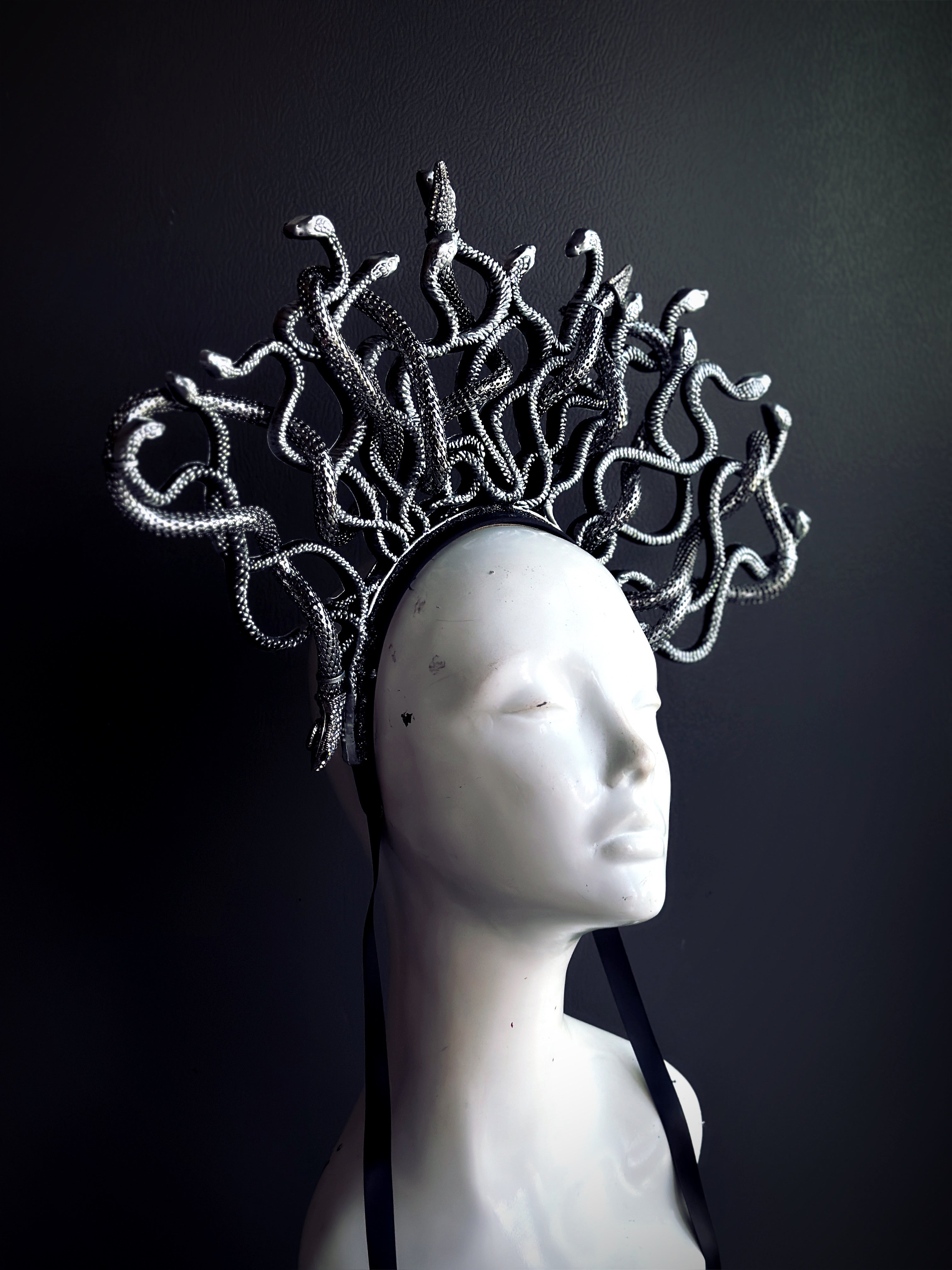 Medusa Snake Headpiece - Greek Mythology Costume Accessory for Halloween, Cosplay, and Themed Parties | Elegant and Unique Hair Crown for Women