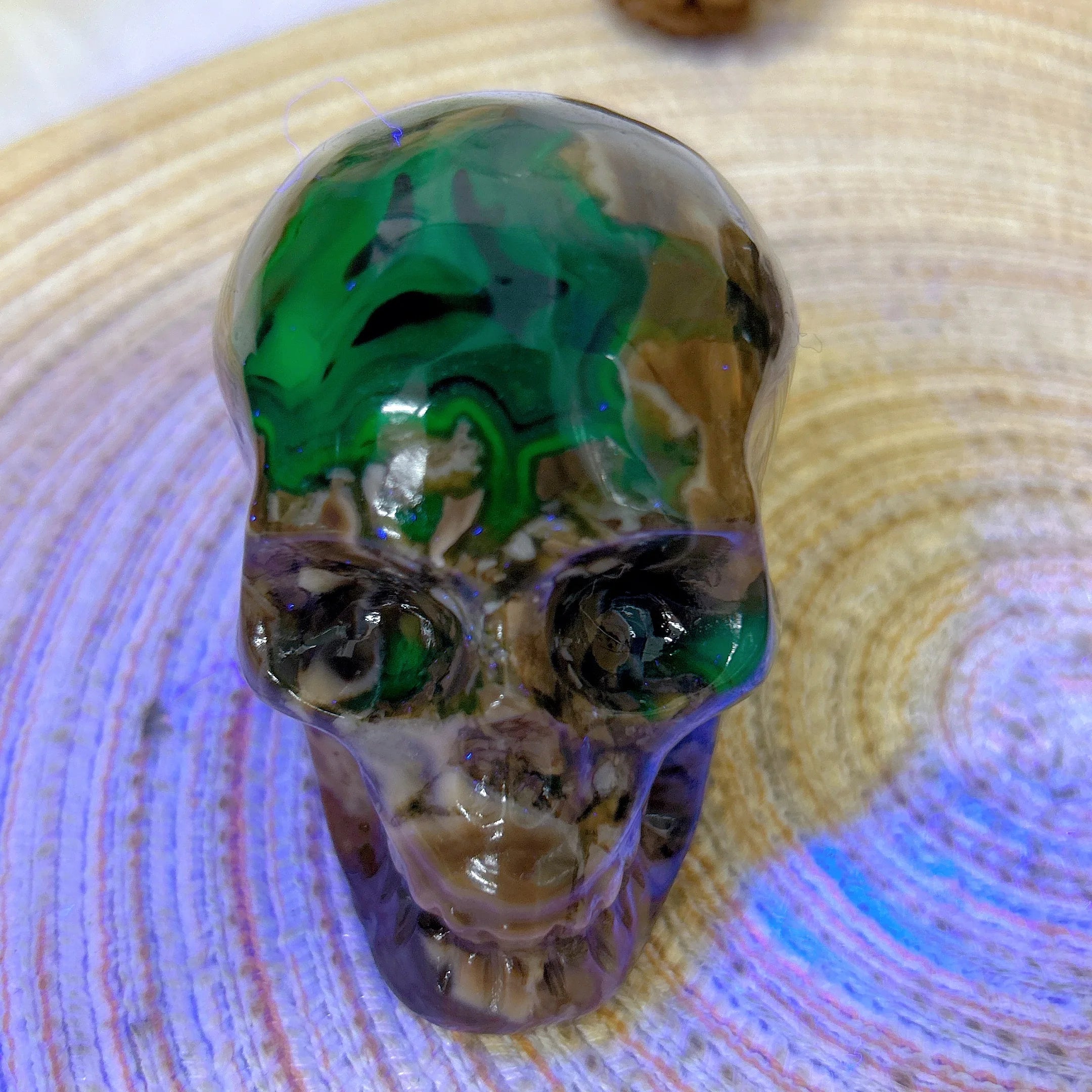 Natural Volcanic Agate Skull Carving with UV Light Effect - Green Flashy Healing Crystal for Energy, Home Decor & Spiritual Gifts | Perfect for Meditation, Feng Shui & Unique Gift Giving