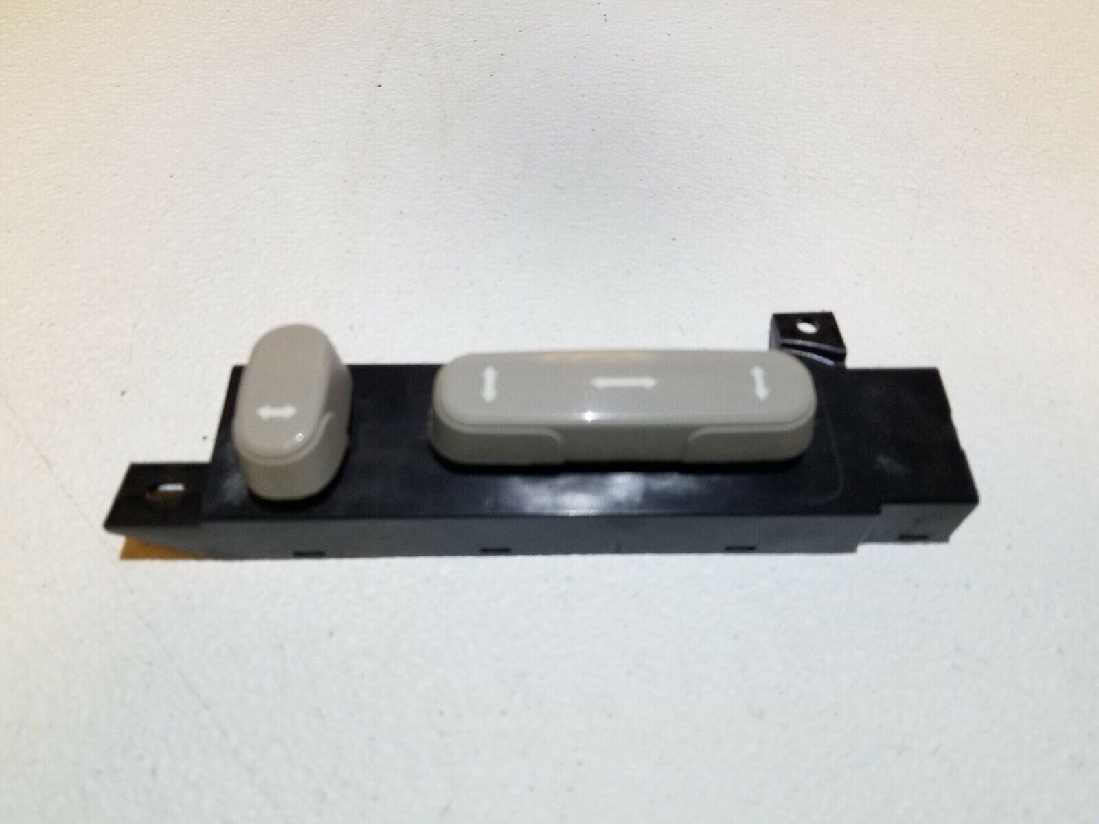 05-08 Acura RL Front Driver Seat Adjust Control Switch OEM Replacement Part - Perfect for Seat Adjustment & Comfort Enhancement