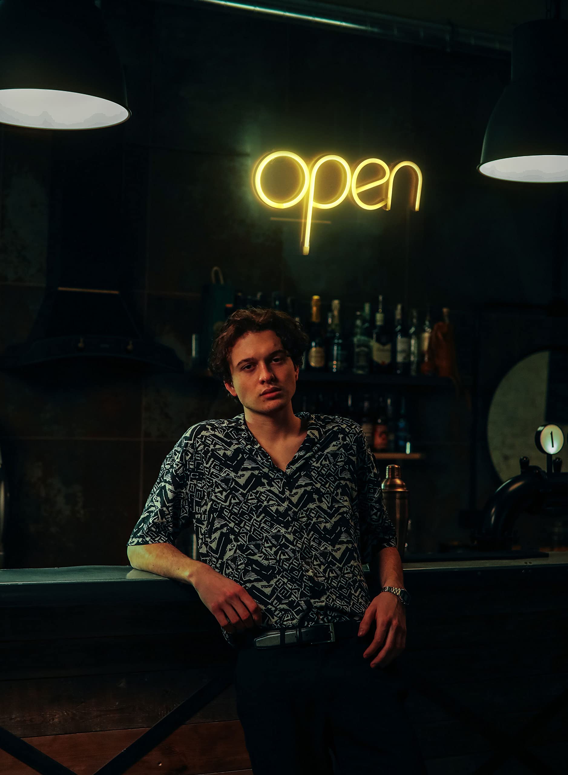 13.8x7.1 Inch LED Neon Open Sign for Business - USB & Battery Powered - Yellow Neon Light for Bar, Salon, Hotel, Store Wall Decor - Perfect for Parties, Grand Openings & Nightlife Venues