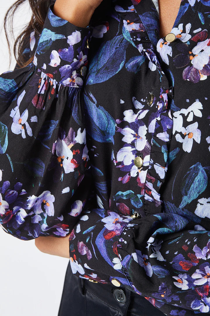 GUETTY Floral Print Shirt for Women - Purple Blouse with Floral Pattern - Perfect for Casual Wear, Office Outfits & Spring Fashion