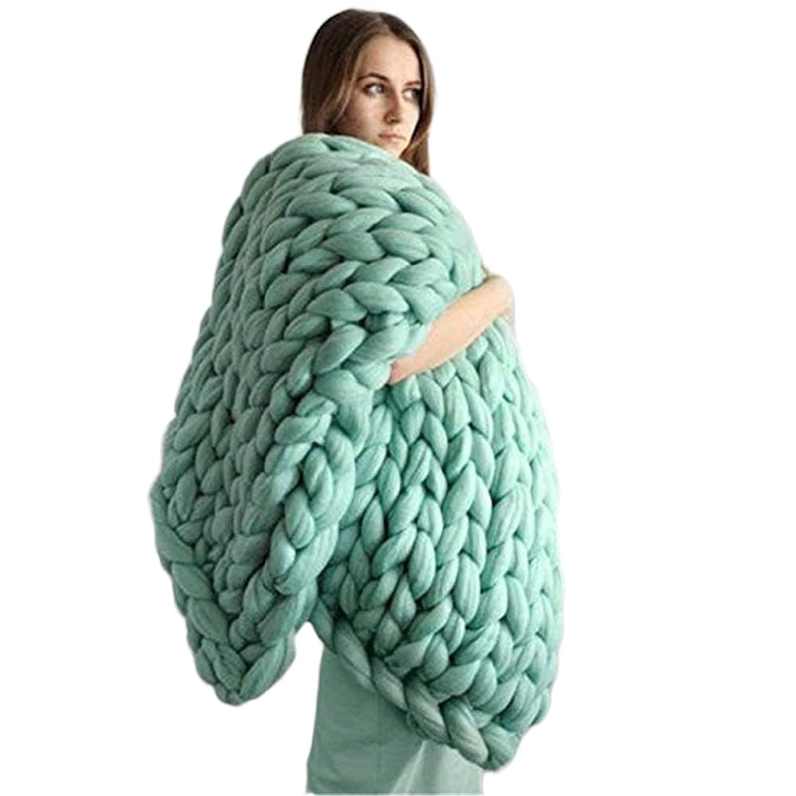 Luxury Chunky Knit Throw Blanket - Super Soft & Warm Braided Knit Blanket for Couch, Bed, Sofa - Home Decor & Cozy Lounge Essential - Washable & Durable (Green, 120x150cm) - Perfect for Winter Nights, Movie Time & Gift Giving