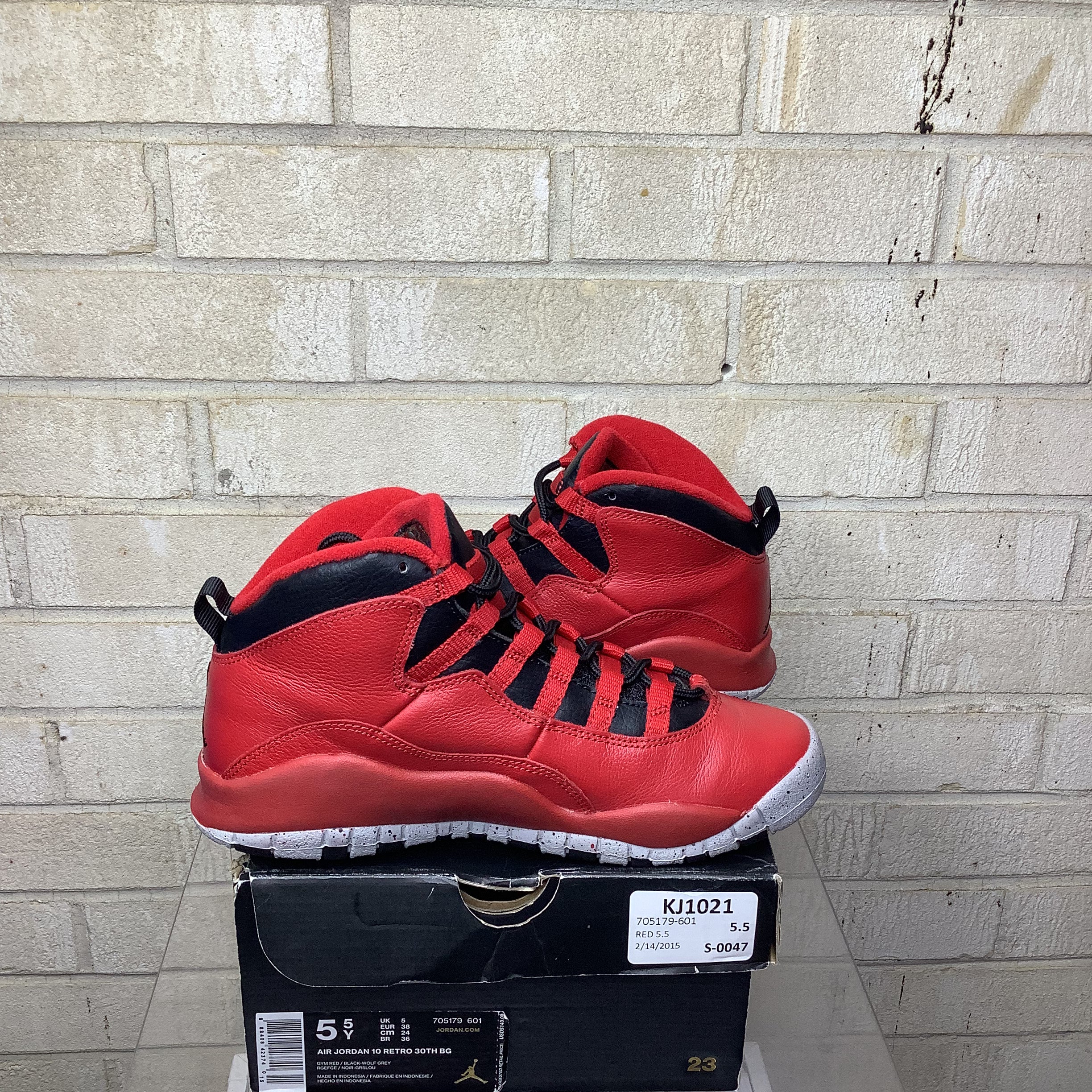 Air Jordan 10 Bulls Over Broadway Men's Basketball Shoes Size 5.5Y (705179-601) - Perfect for Streetwear, Sneaker Collecting & Basketball Games