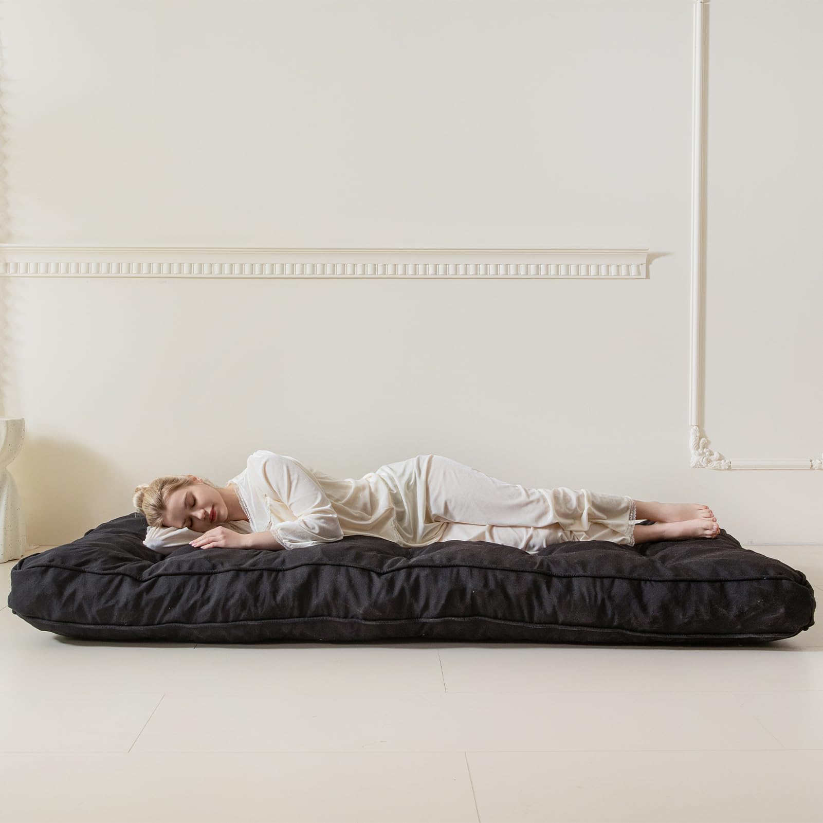 MAXYOYO 6-Inch Thick Futon Mattress with Shredded Foam Filling - Medium Firm Support for Sofa Bed & Couch (Black) | Perfect for Guest Rooms, Small Apartments & Dorm Rooms