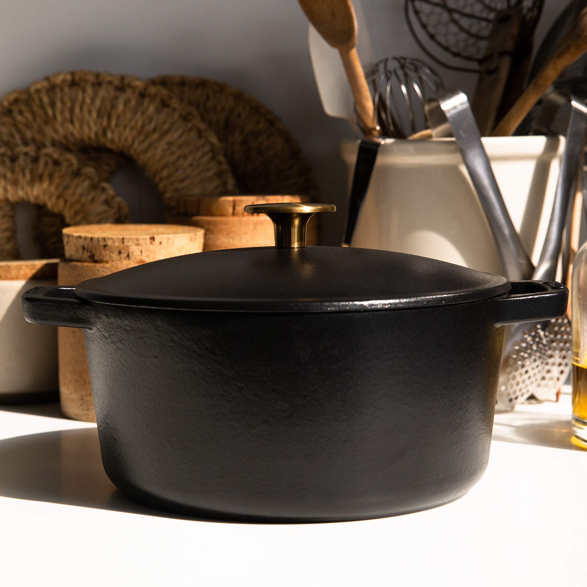 Premium 5.5-Quart Enameled Cast Iron Dutch Oven with Lid - Kana Milo Black & Gold Casserole Pot | Oven & Dishwasher Safe | Even Heat Distribution for Soups, Stews & Bread Baking | Perfect for Family Dinners & Entertaining