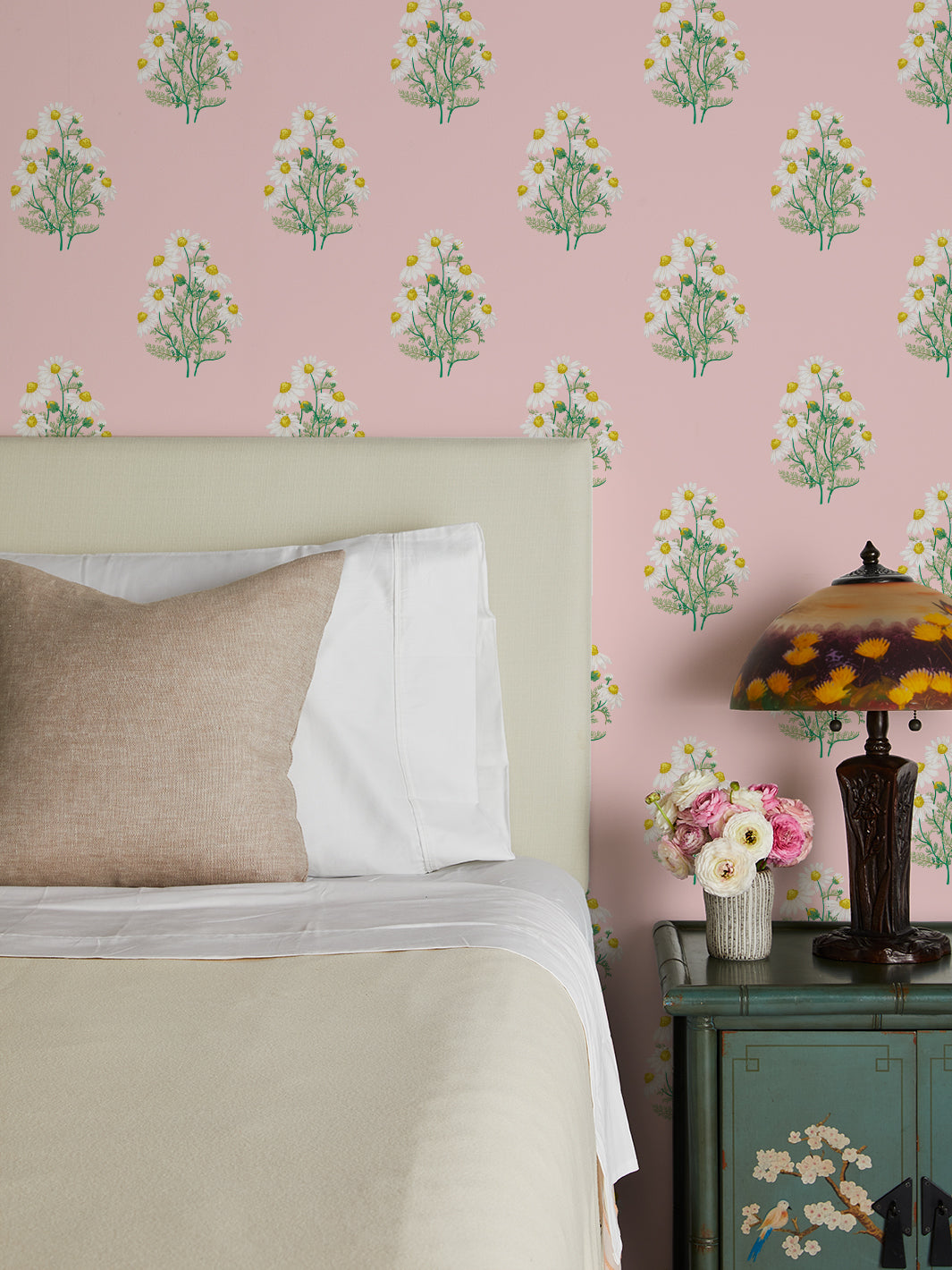 Sarah Jessica Parker Fleur De Camomille Wallpaper - Elegant Floral Peel and Stick Wallpaper for Bedroom, Living Room & Nursery Decor