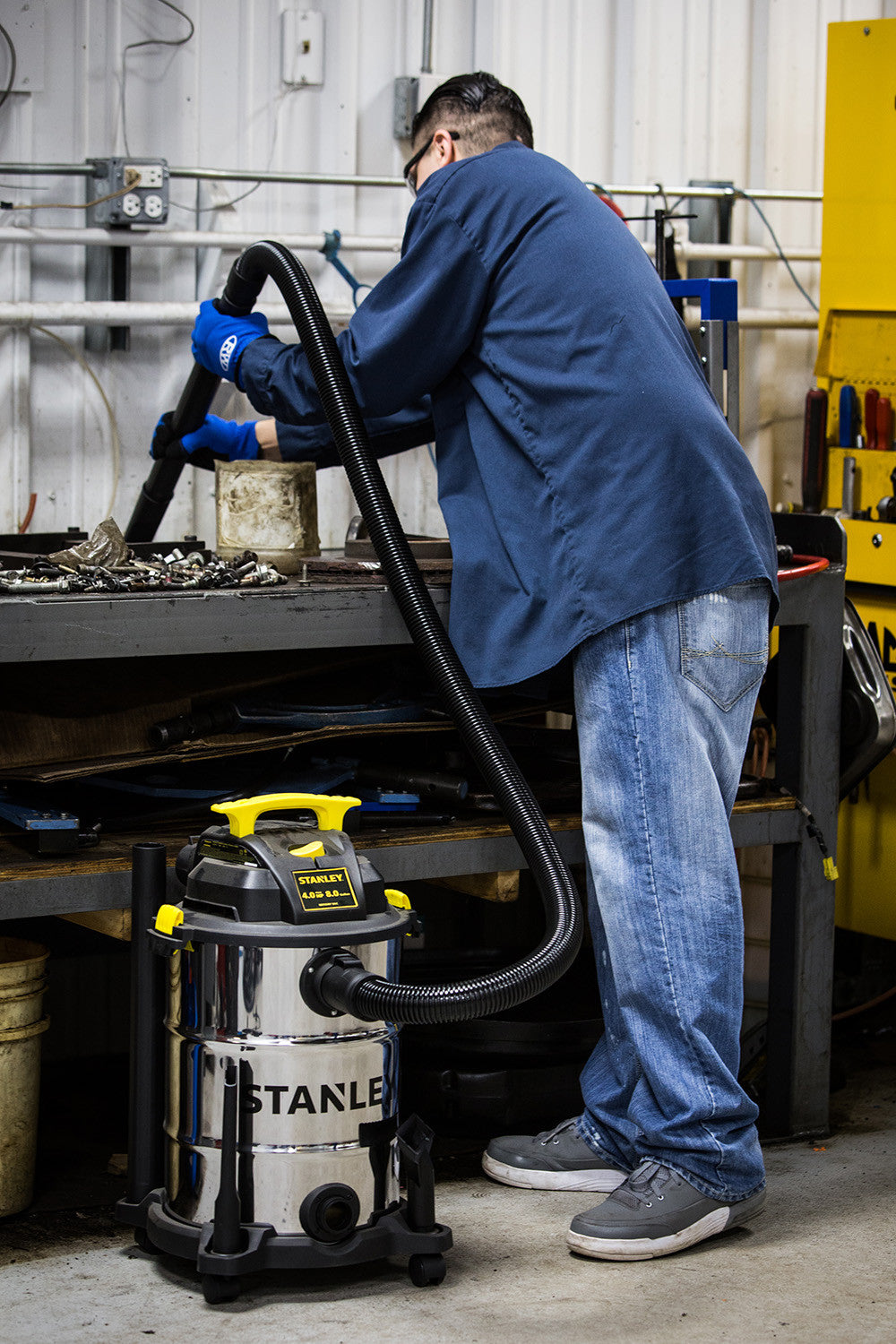 Stanley 8 Gallon Wet/Dry Vacuum Cleaner - 4 Peak HP Powerful Suction for Home, Garage & Workshop Cleaning - Ideal for Dust, Debris & Liquid Spills