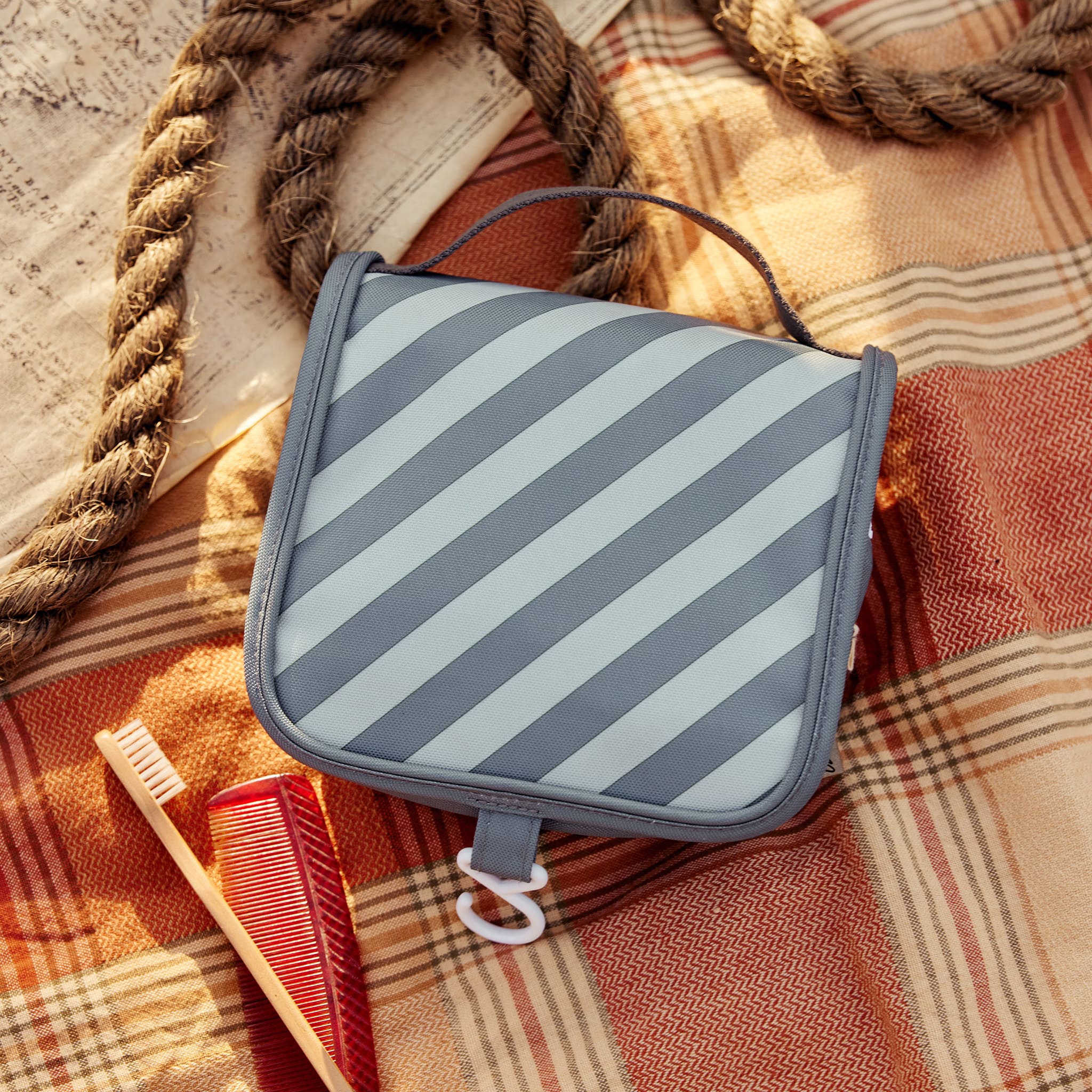 See Ya Wash Bag - Durable Mesh Laundry Bag for Travel & Gym - Perfect for Boardwalk Beach Trips & Camping