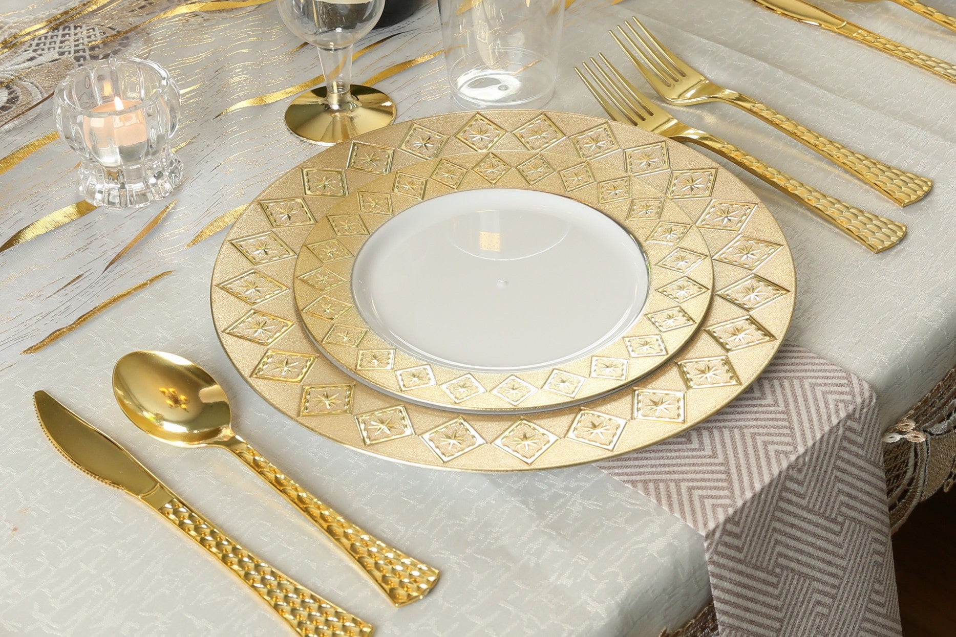100-Piece White and Gold Round Plastic Dinnerware Set with Silverware - 20 Place Settings for Parties, Weddings & Events - Elegant Disposable Tableware for Easy Cleanup
