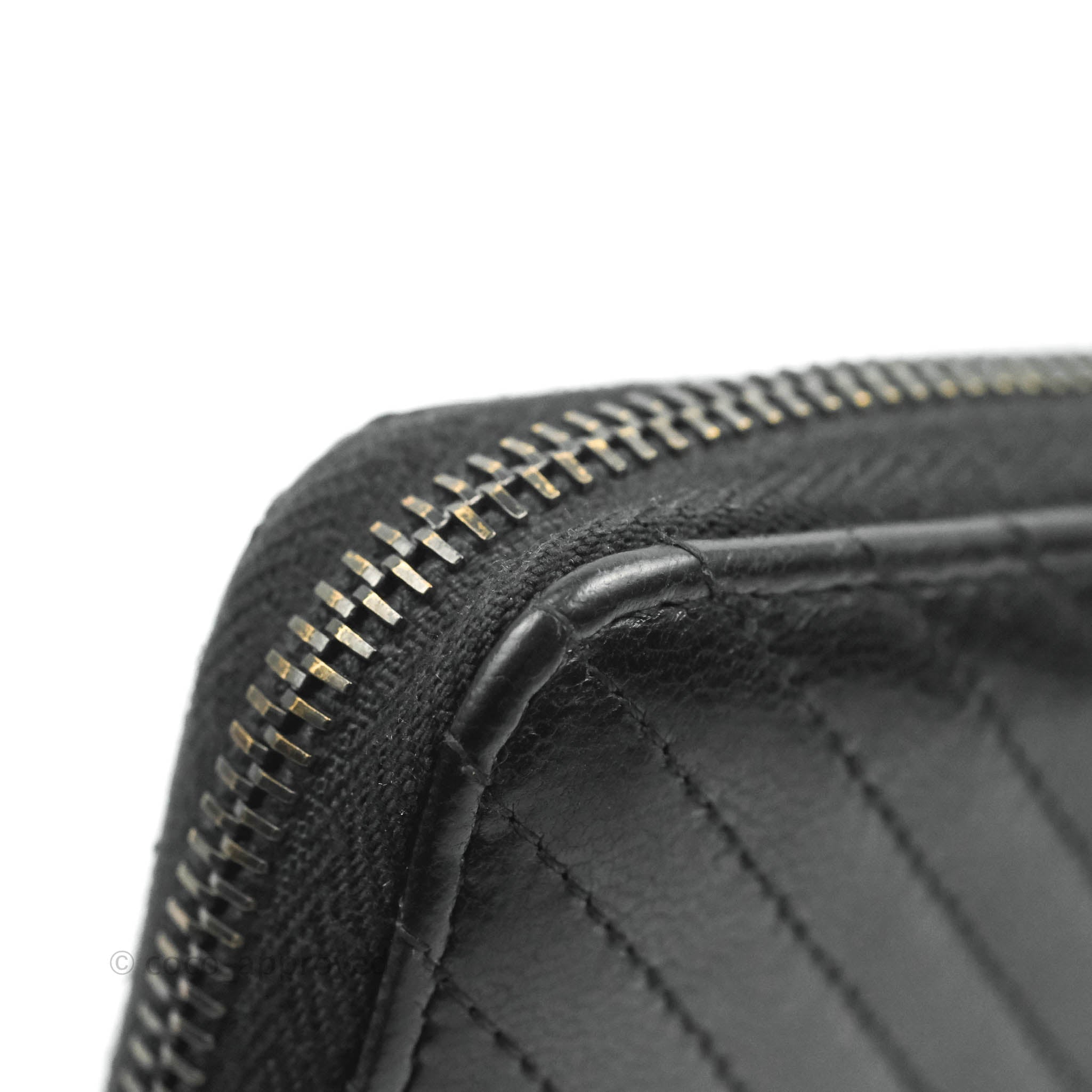 Chanel Chevron Zipped Around Long Wallet in Black Lambskin - Luxury Women's Leather Wallet for Everyday Use & Special Occasions