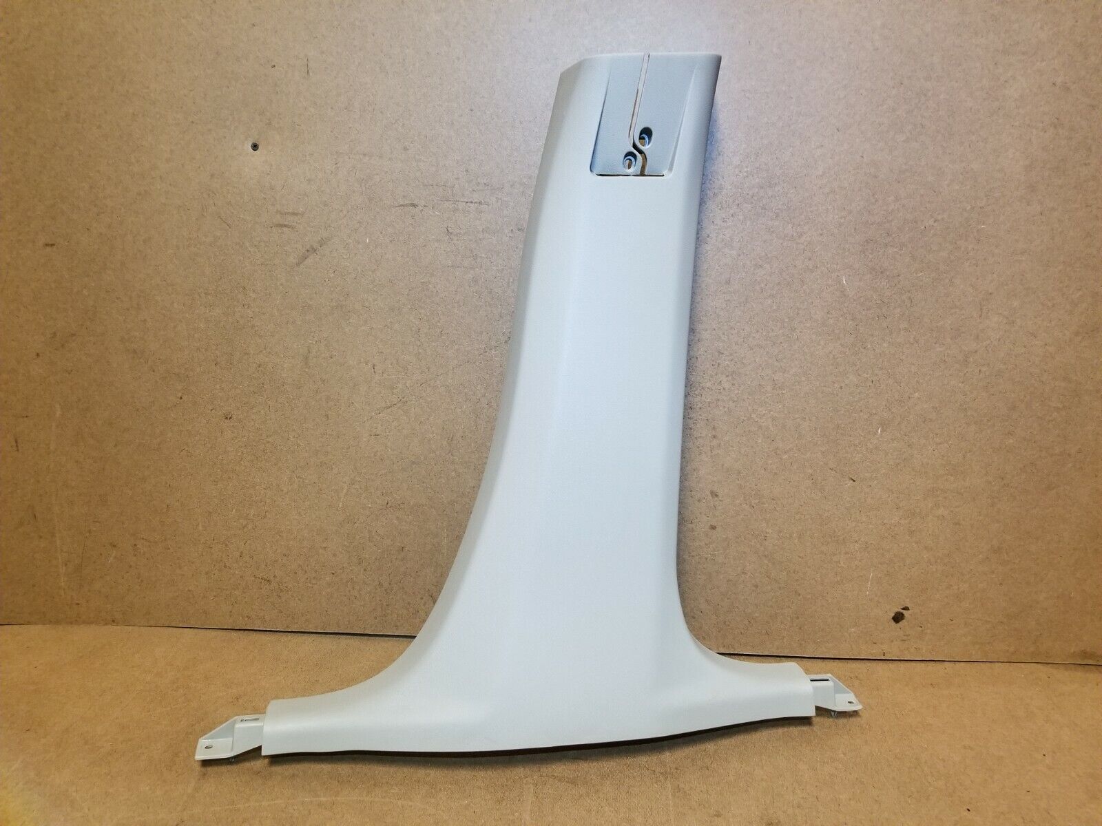 2005-2007 Dodge Magnum Right Passenger Side B Pillar Lower Trim Cover Replacement - OEM Fit for Sedan & Wagon Models - Perfect for Interior Restoration & Car Customization