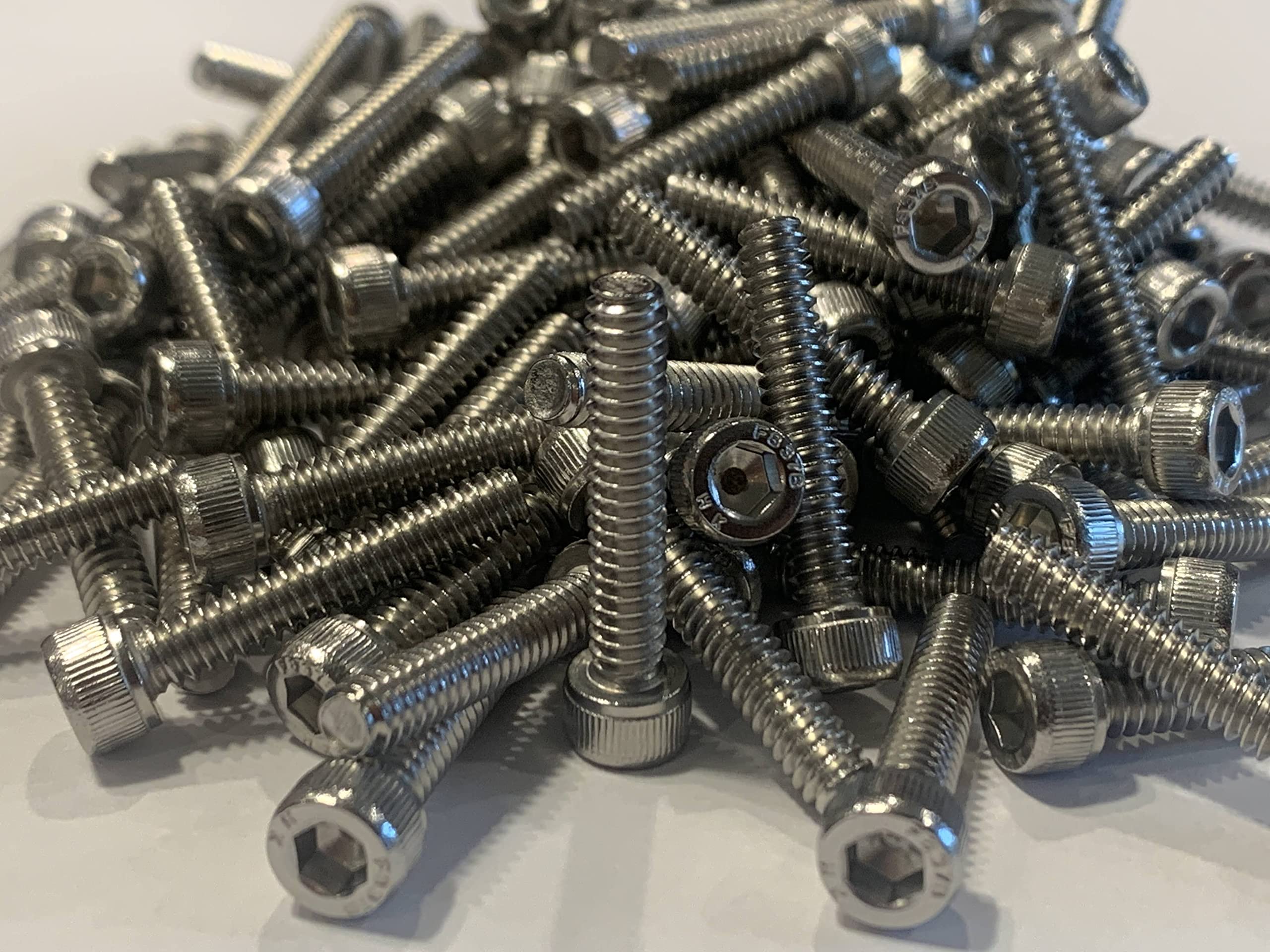 Stainless Steel Socket Head Cap Screws 10-24 x 1