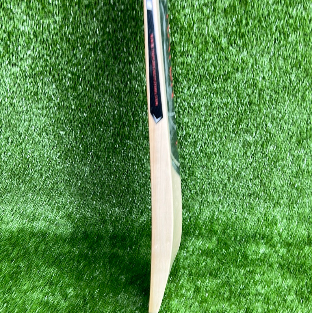 Raydn Thunder Kashmir Willow Lightweight Junior Cricket Bat - Virat Kohli Edition | Perfect for Tennis Ball Cricket Practice & Matches | Ideal for Kids & Beginners