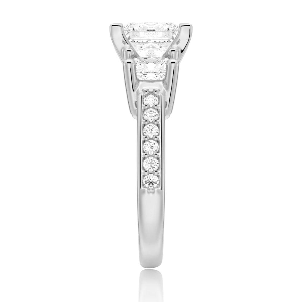 Princess Cut Three Stone Moissanite Engagement Ring - Vintage Style Wedding Band for Women, Perfect for Proposals, Anniversaries & Special Occasions