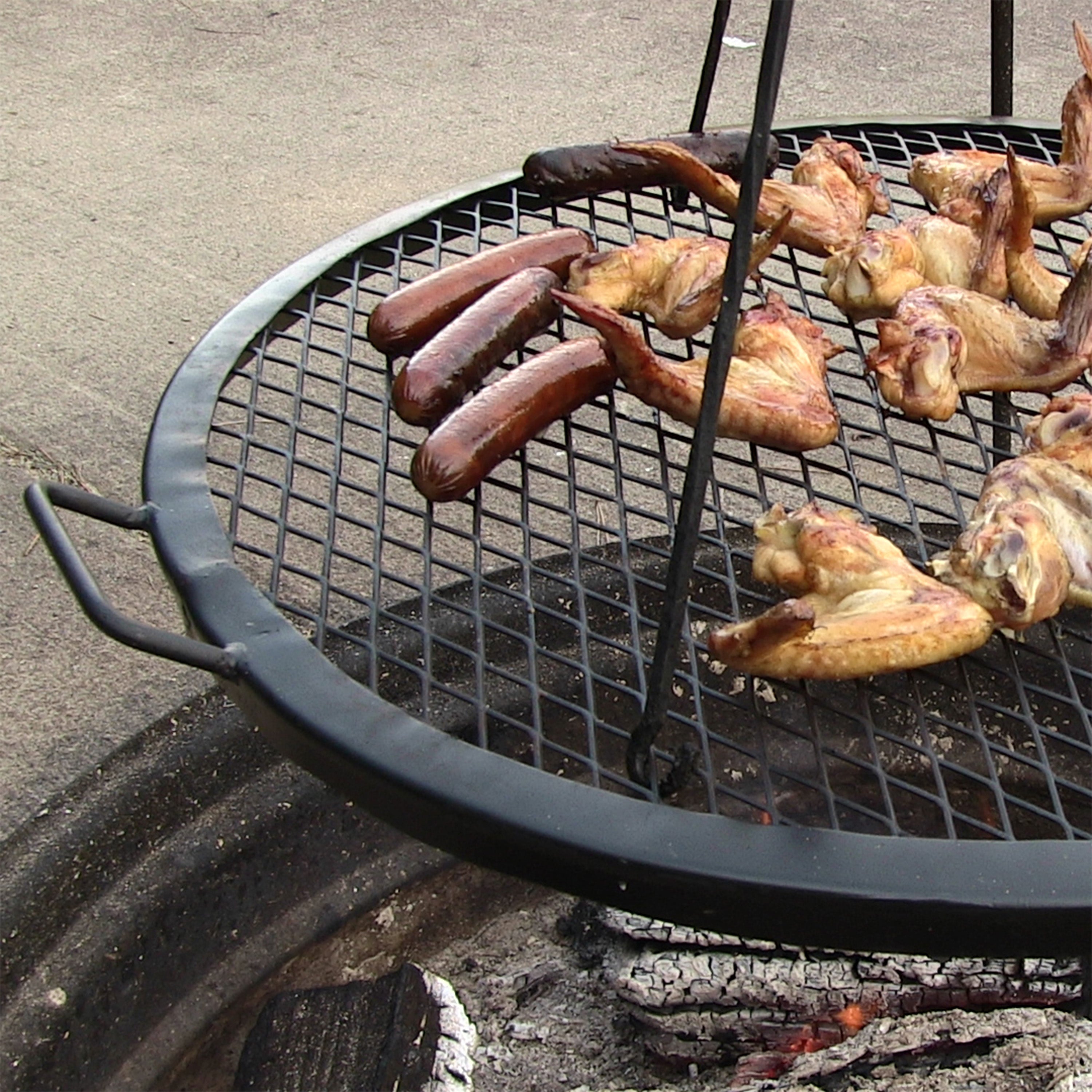 Sunnydaze X Marks Round Cooking Grate - Heavy Duty Campfire Grill for Outdoor BBQ, Picnics & Backyard Grilling - Perfect for Camping, Tailgating & Patio Parties