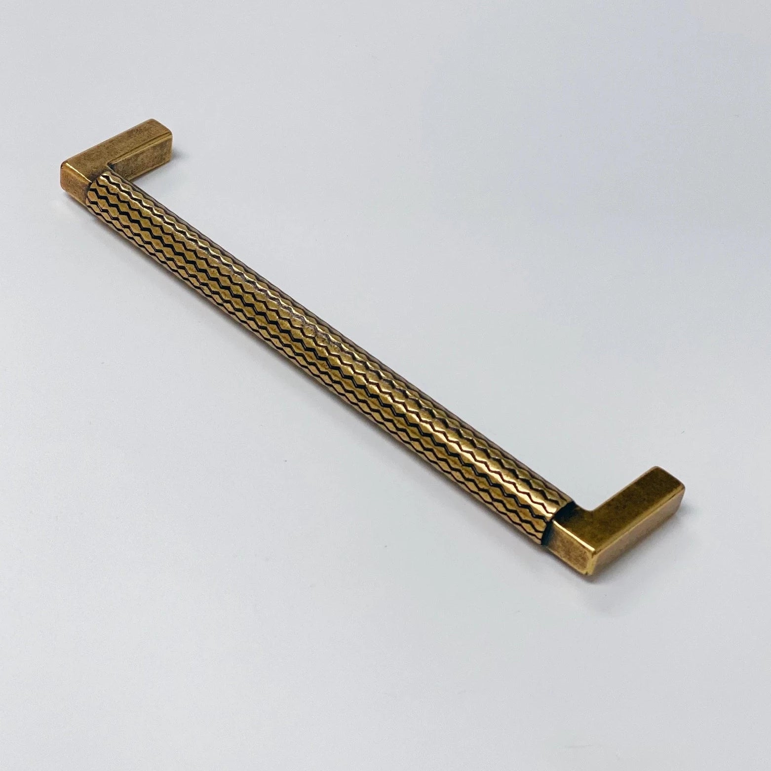 Antique Brass U-Shaped Venice Drawer Pull - Vintage Cabinet Handle for Kitchen, Bathroom & Furniture (Set of 10) - Perfect for Home Renovation & DIY Projects