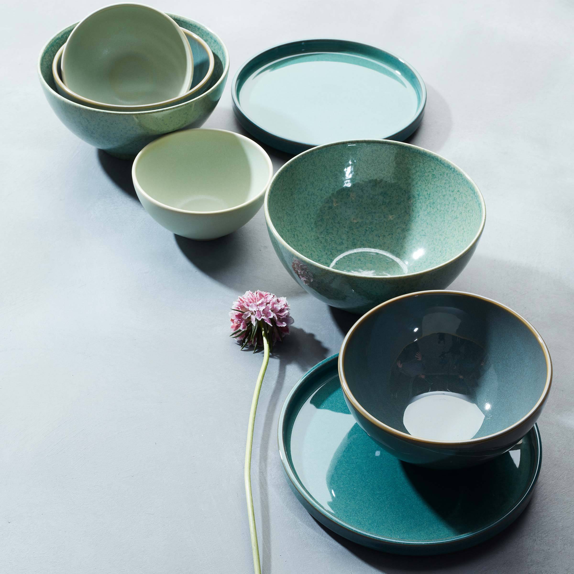 Luna Green 8-Piece Dinnerware Set - Elegant Porcelain Plates, Bowls & Mugs - Perfect for Family Dinners, Entertaining Guests & Daily Use