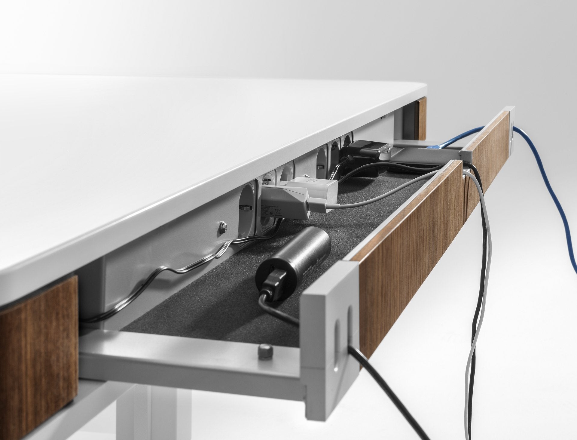 Moll T7 Electric Standing Desk - Adjustable Height Ergonomic Home Office Desk for Work & Study - Perfect for Remote Work, Gaming & Small Spaces