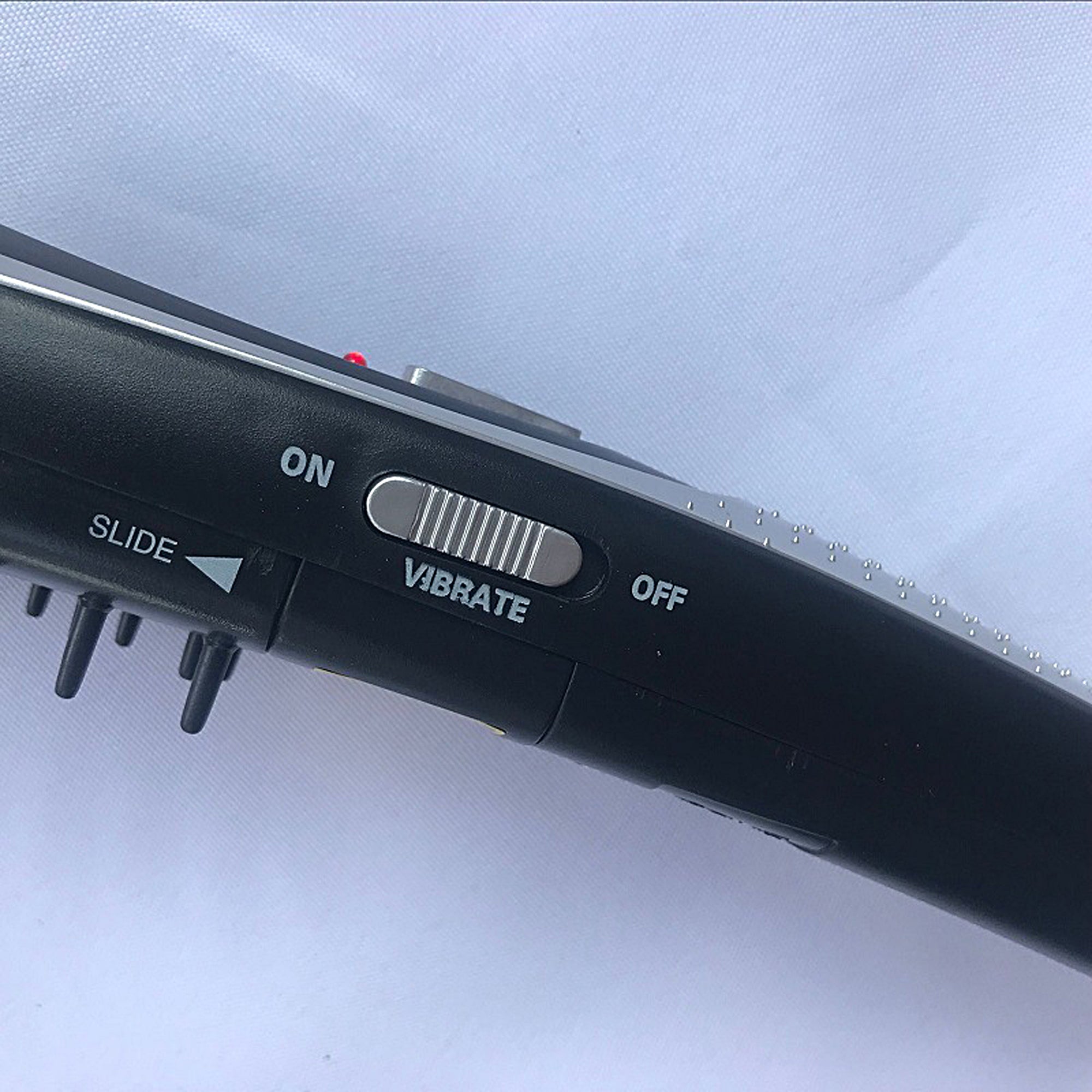 RemedyGrow Infrared Hair Growth Comb for Women & Men - Laser Hair Regrowth Therapy Comb with 272 Teeth for Thicker Fuller Hair - At Home Hair Loss Treatment for Scalp Stimulation & Hair Regeneration (Perfect for Daily Use & Travel)