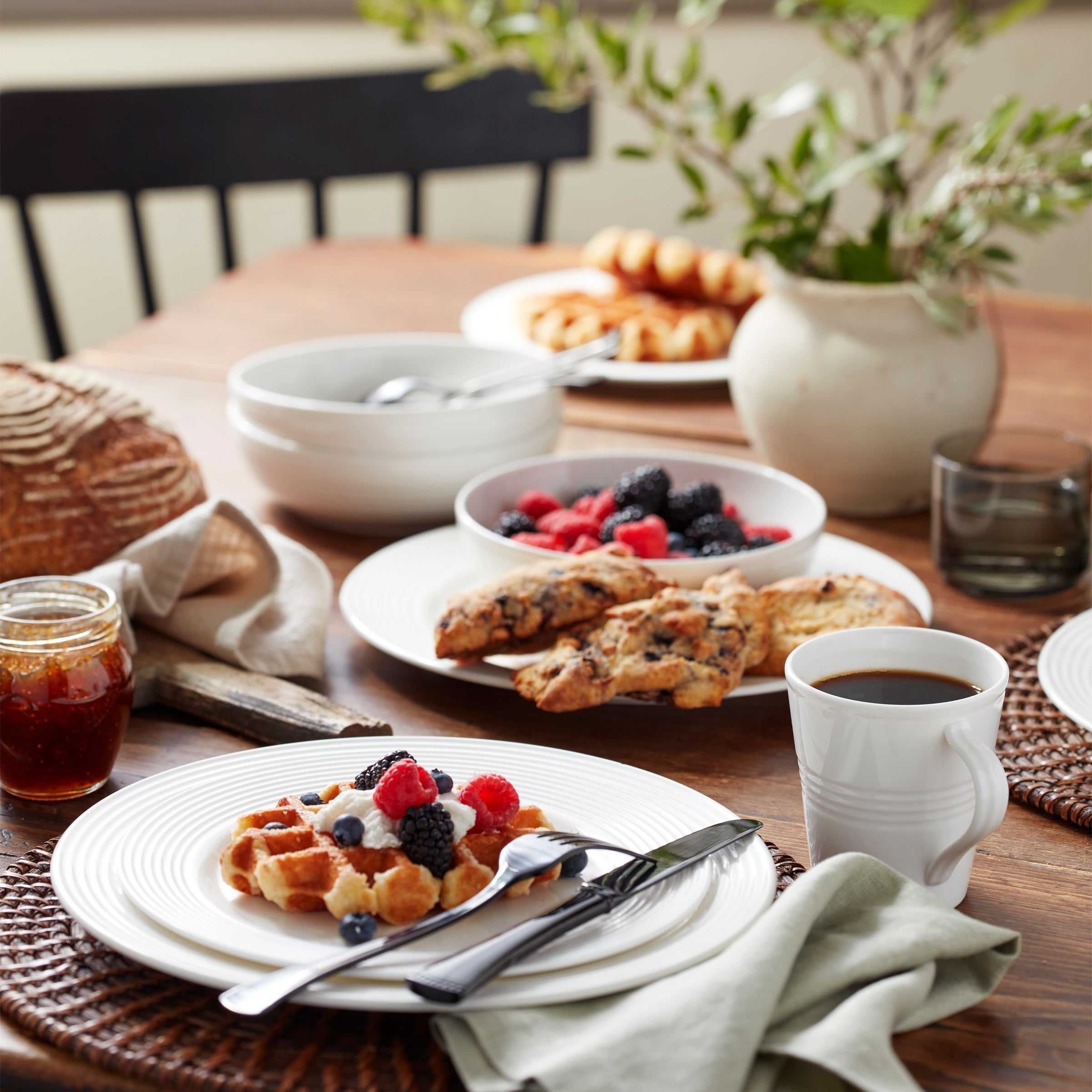 Tin Can Alley Seven Degree 4-Piece Dinnerware Set - Elegant Tableware for Casual Dining & Entertaining