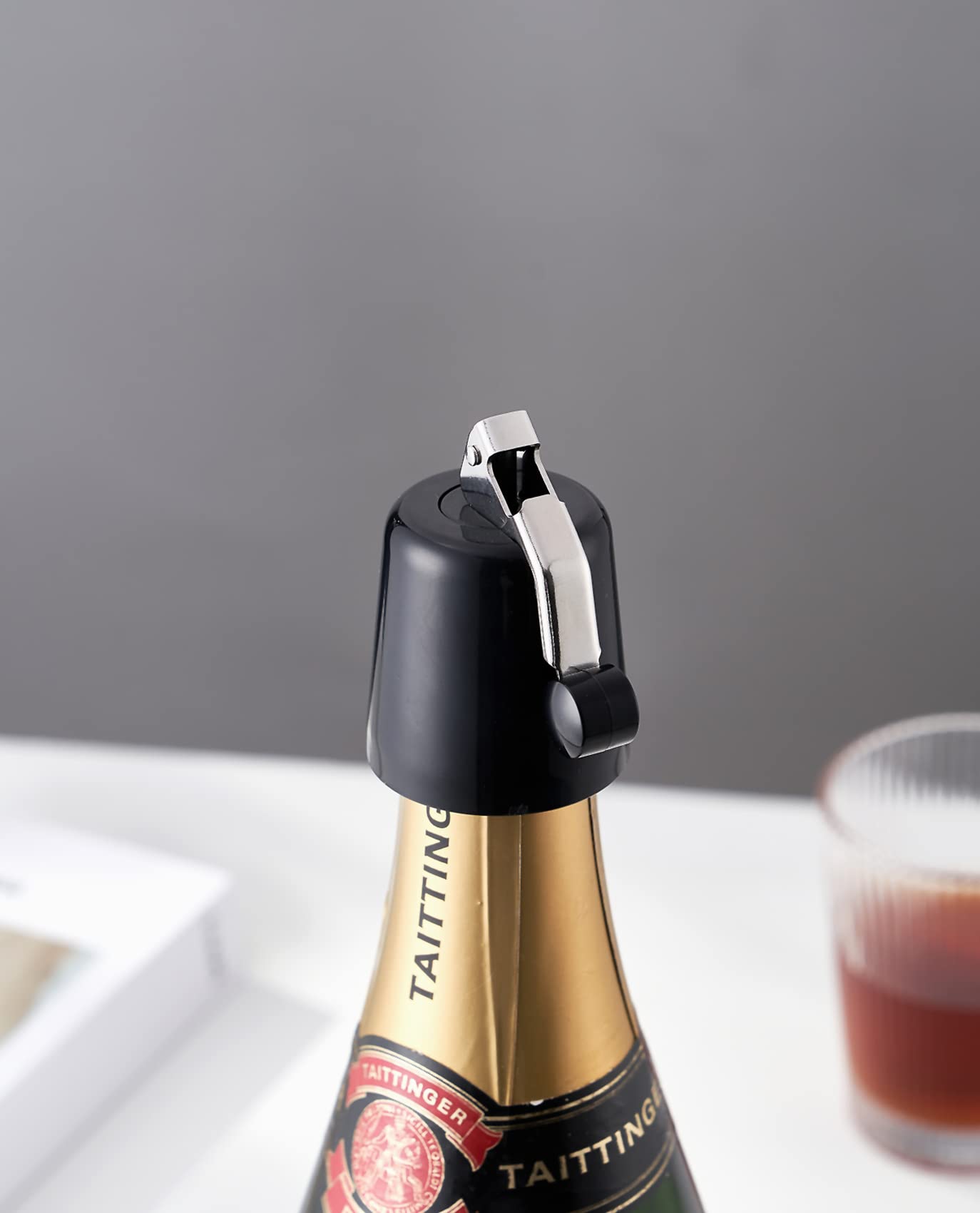 Guokoo Expandable Silicone Wine Bottle Stopper - Reusable Beverage Sealer for Wine, Champagne & Beer - Airtight Black Stopper (1-Pack) - Perfect for Parties, Bars & Home Wine Storage