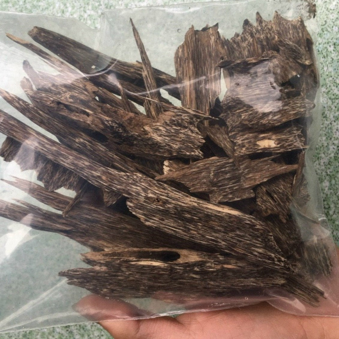 Premium Wild Agarwood Chips - 100% Natural Aloeswood Incense from Vietnam (Grade A++) | 10g Pure Oud Wood for Meditation, Aromatherapy & Spiritual Healing | Directly Sourced from Quang Nam Province