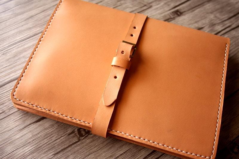 Premium Vegan Leather Executive Portfolio - Personalized Engraved Business Folder for Professionals, Meetings & Corporate Gifts