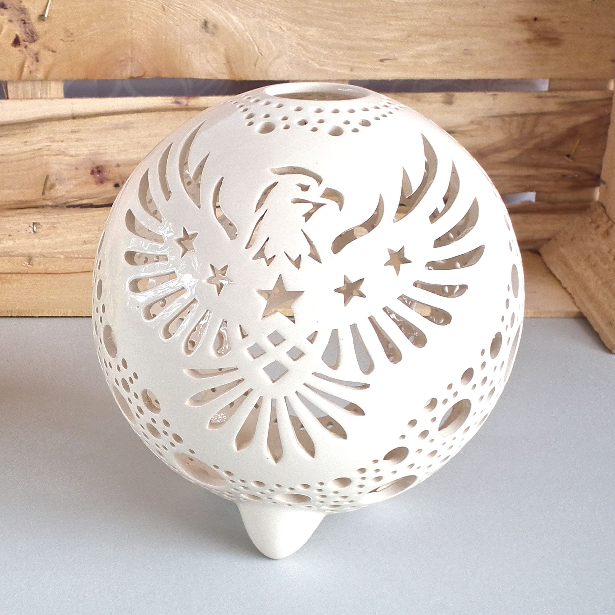 Patriotic Eagle Candle Holder - Handmade Ceramic Tealight Holder with American Flag Design, Shadow Lamp for Home Decor - Perfect for 4th of July, Memorial Day & Patriotic Themed Parties
