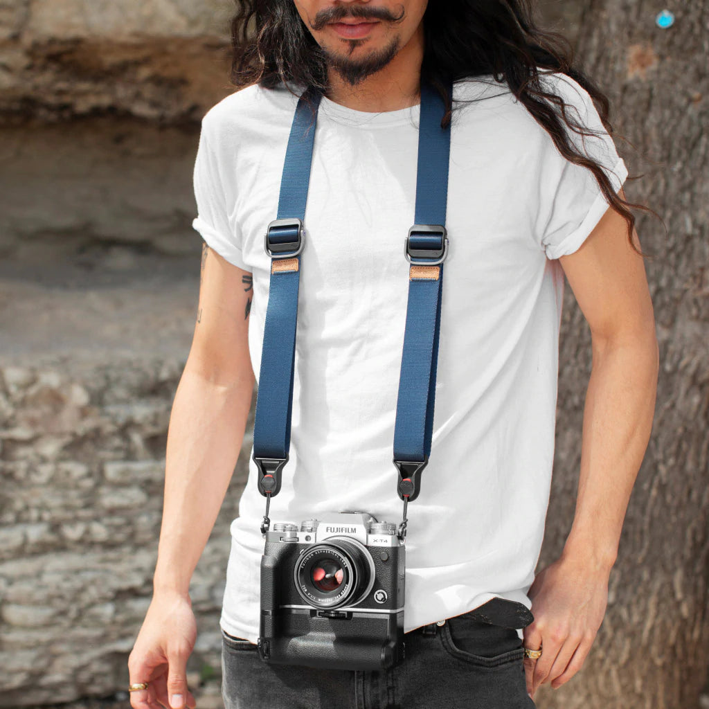 Peak Design Slide Lite Camera Strap - Adjustable & Comfortable Shoulder Strap for DSLR & Mirrorless Cameras (Midnight Black) - Perfect for Travel, Hiking & Outdoor Photography
