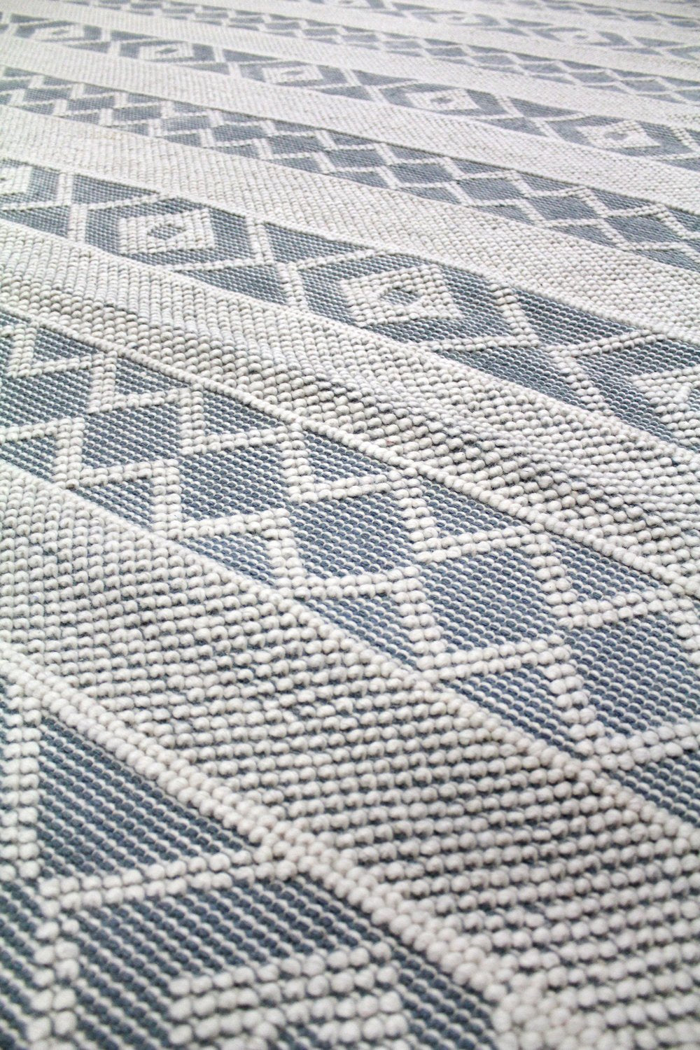 Alpine Handwoven Contemporary Rug J59761 - Modern Boho Chic Area Rug for Living Room, Bedroom & Home Decor