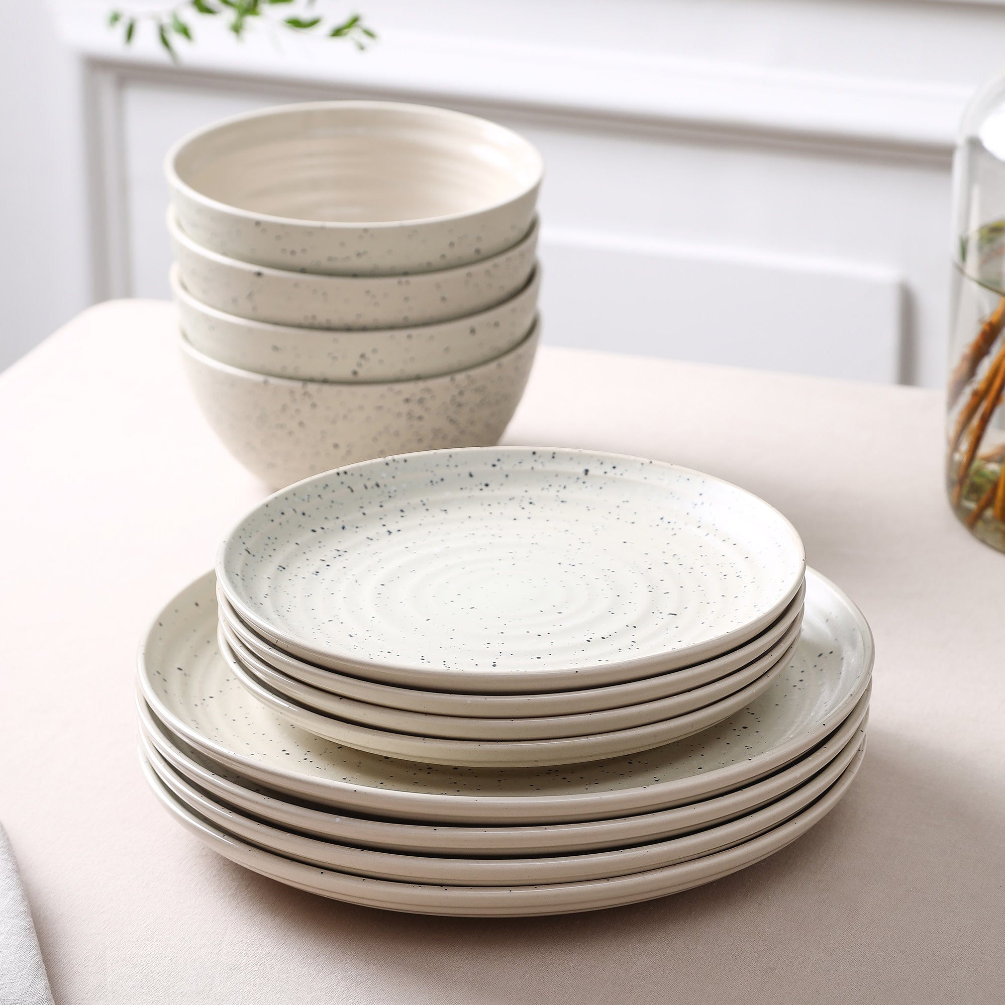 Premium White Stoneware Dinnerware Set - Elegant & Durable Porcelain Plates, Bowls & Mugs - Perfect for Family Dinners, Parties & Restaurant Use