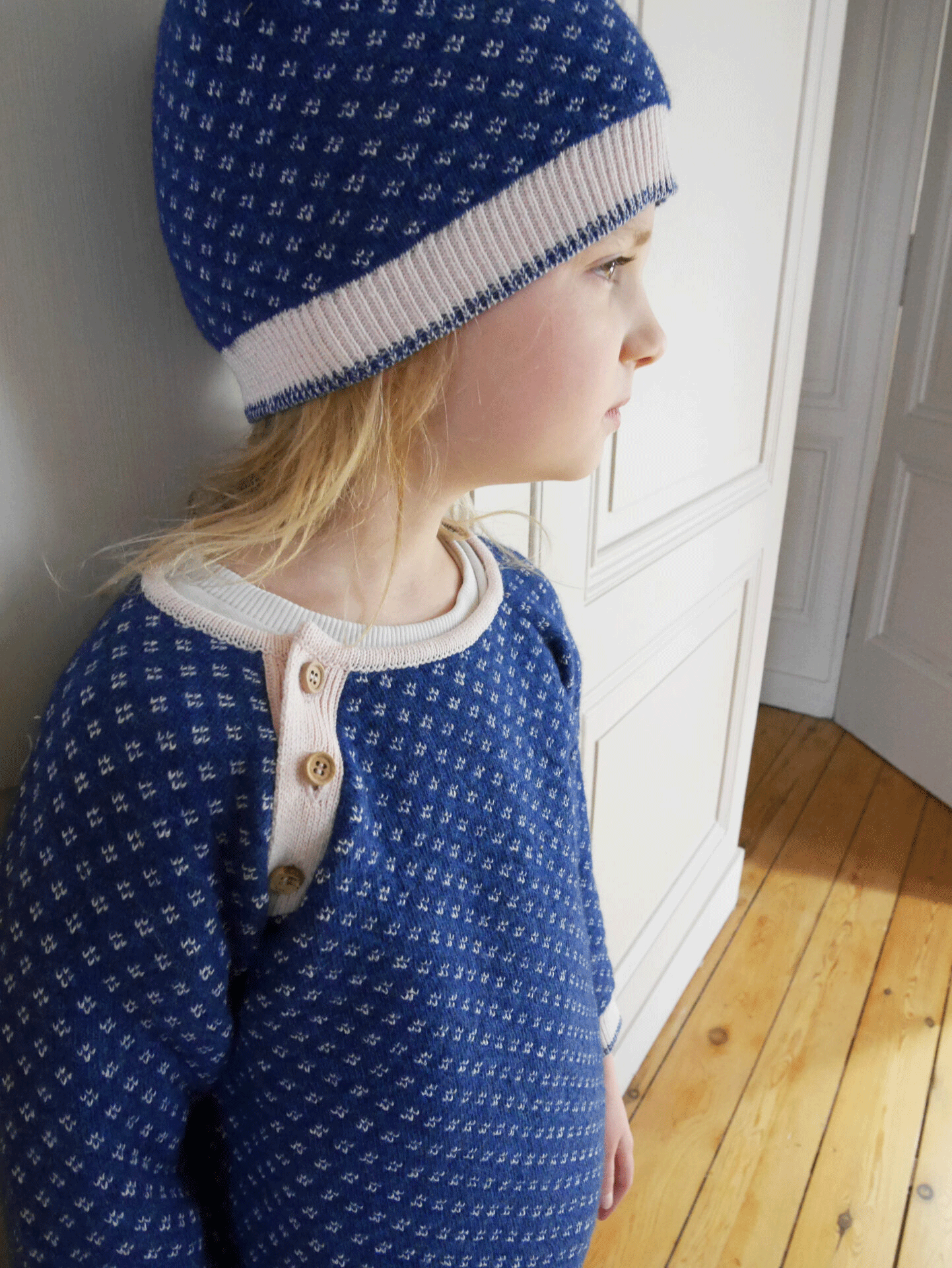 La Petite Collection Navy Jacquard Hat for Women - Stylish and Elegant Sun Hat for Outdoor, Beach, and Summer Fashion